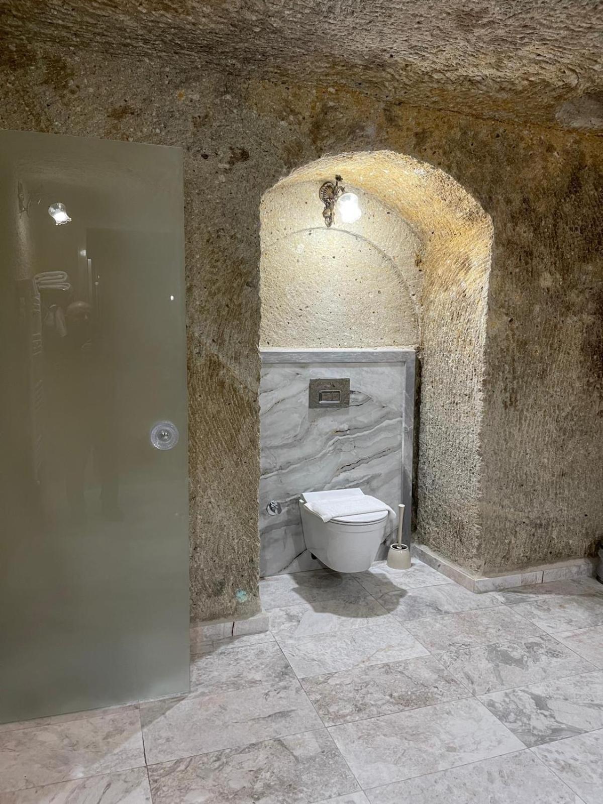Cappadocia Empire Cave Hotel - Image 57