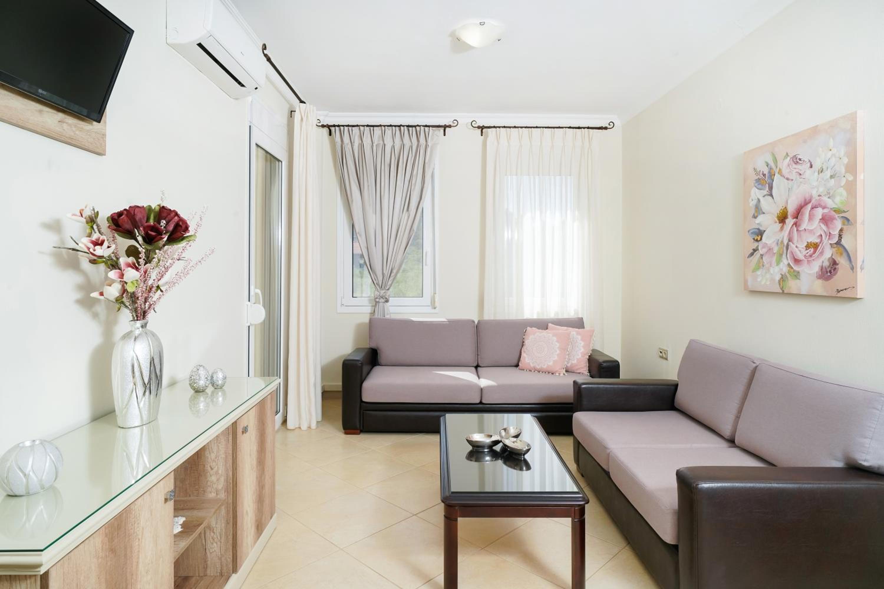 Mandani Villa Luxury Apartments