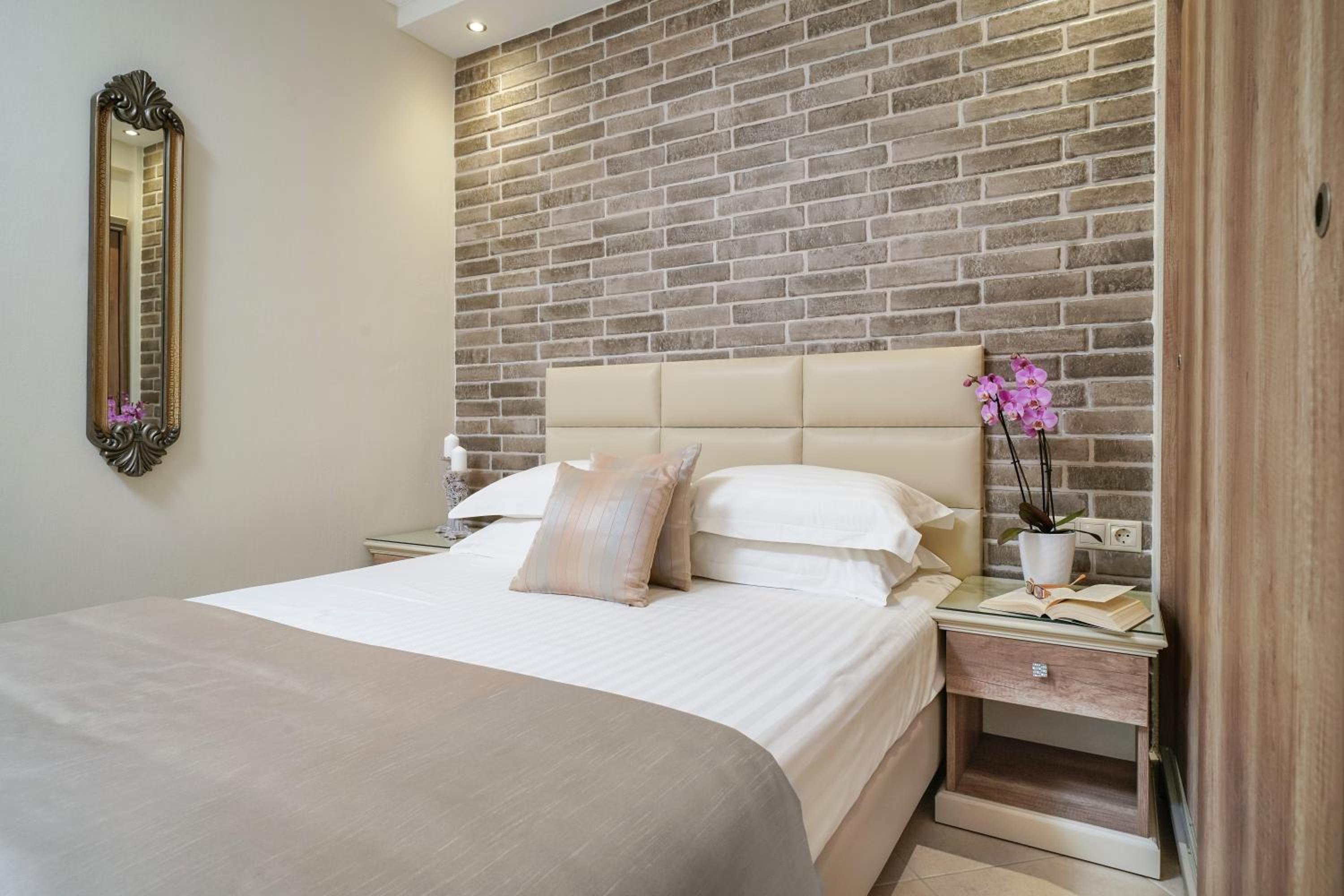 Mandani Villa Luxury Apartments