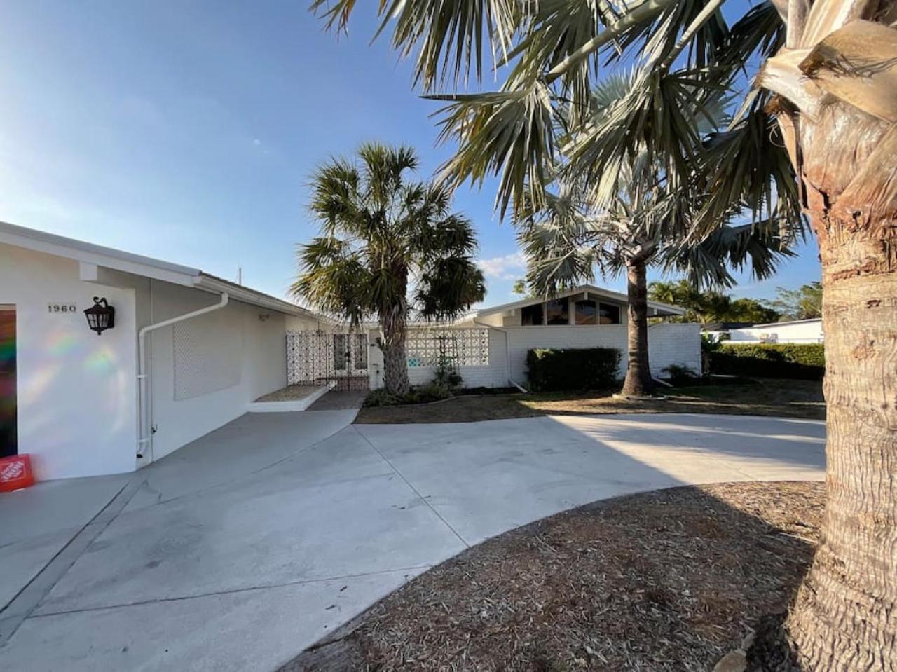 Punta Gorda Getaway - Close to the airport and downtown view 4