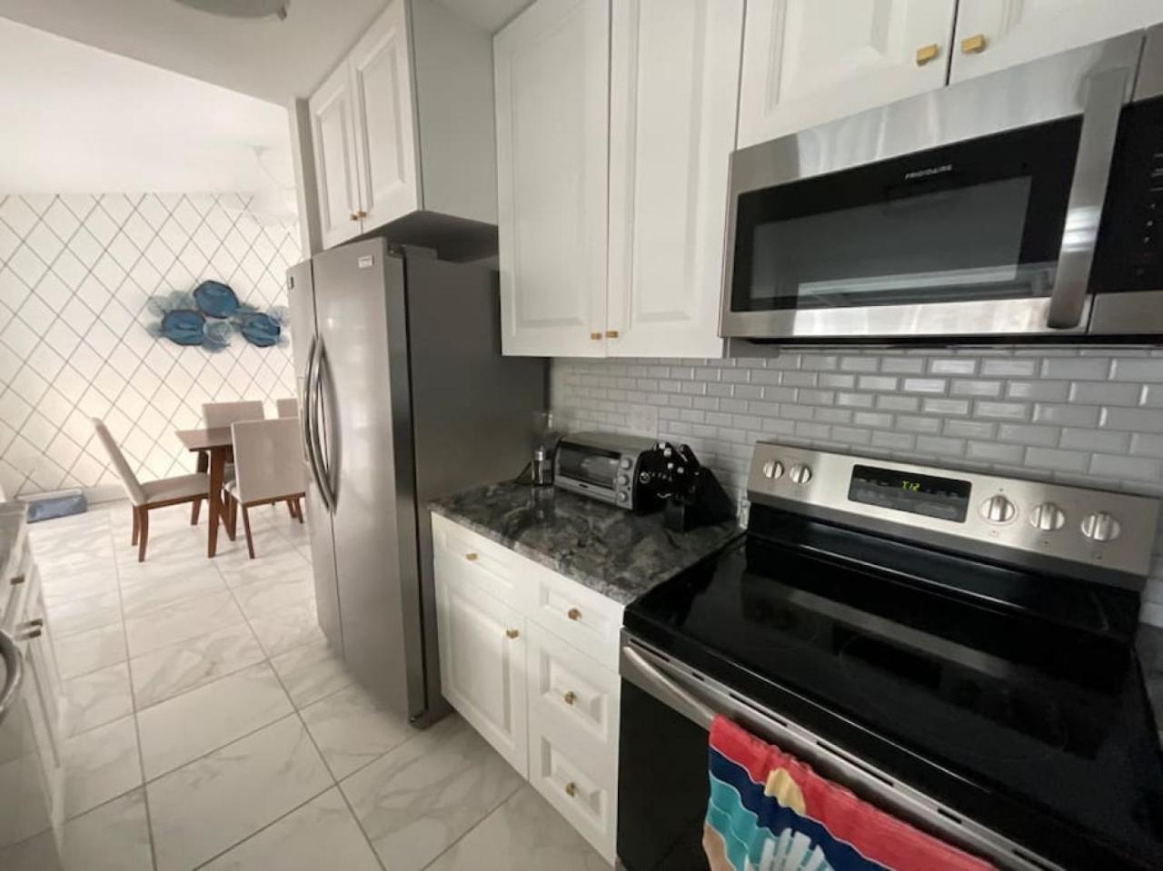 Punta Gorda Getaway - Close to the airport and downtown view 5