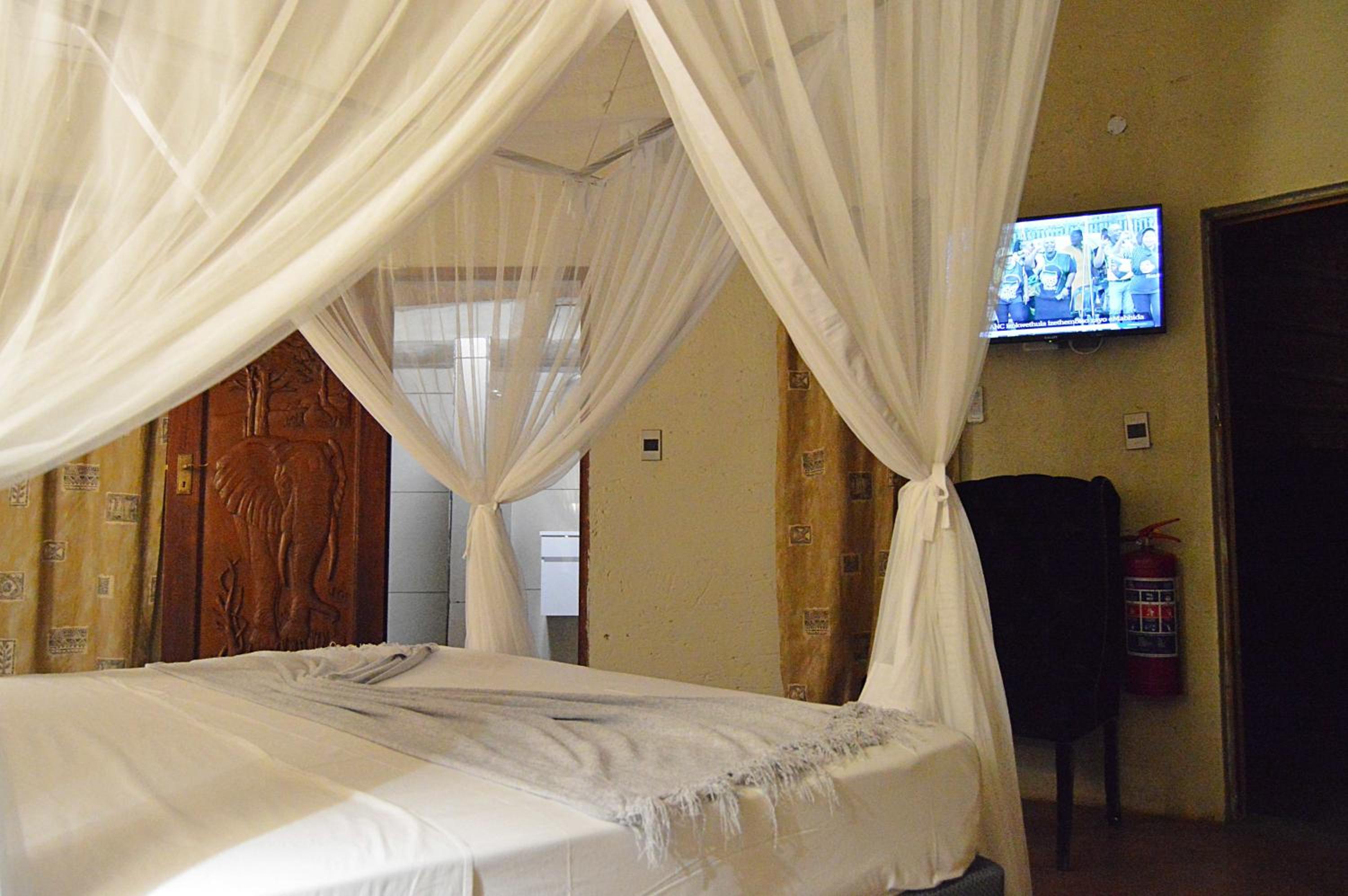Pan African Lodge & Safari view 3