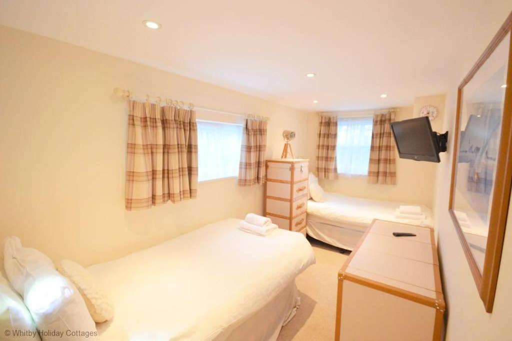 Exceptional Two-Bedroom Accommodation in Central Whitby with Parking and Stunning Views