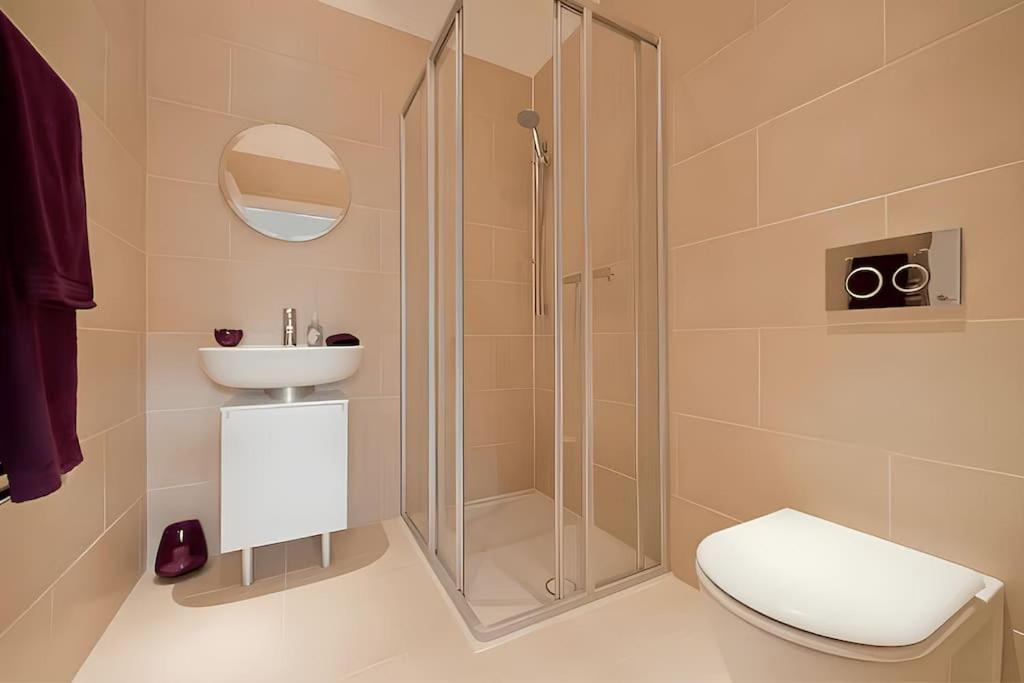 Luxury, Spacious 2 Bed flat in London