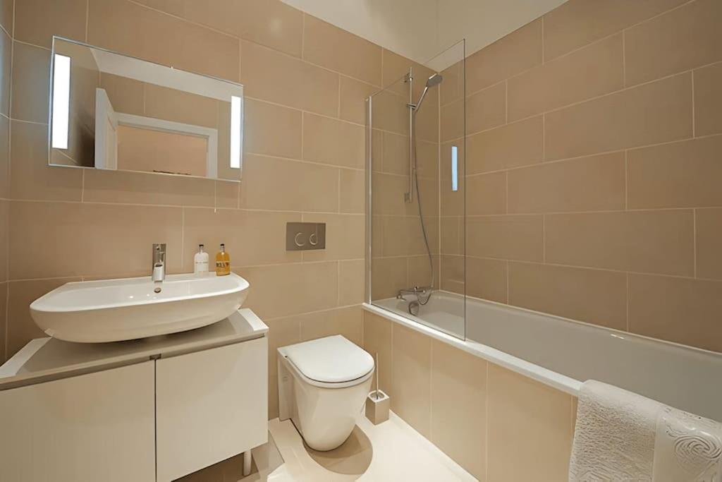 Luxury, Spacious 2 Bed flat in London