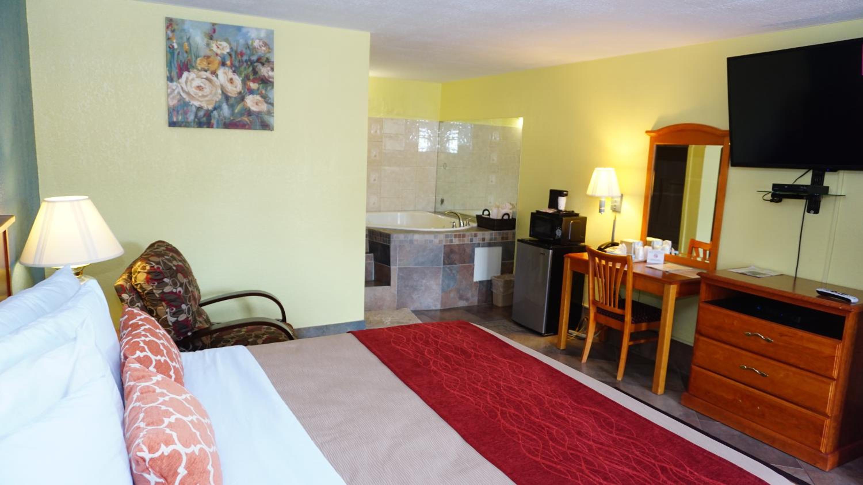 Lawrence Vacations - Virginia Inn - Property Image 24