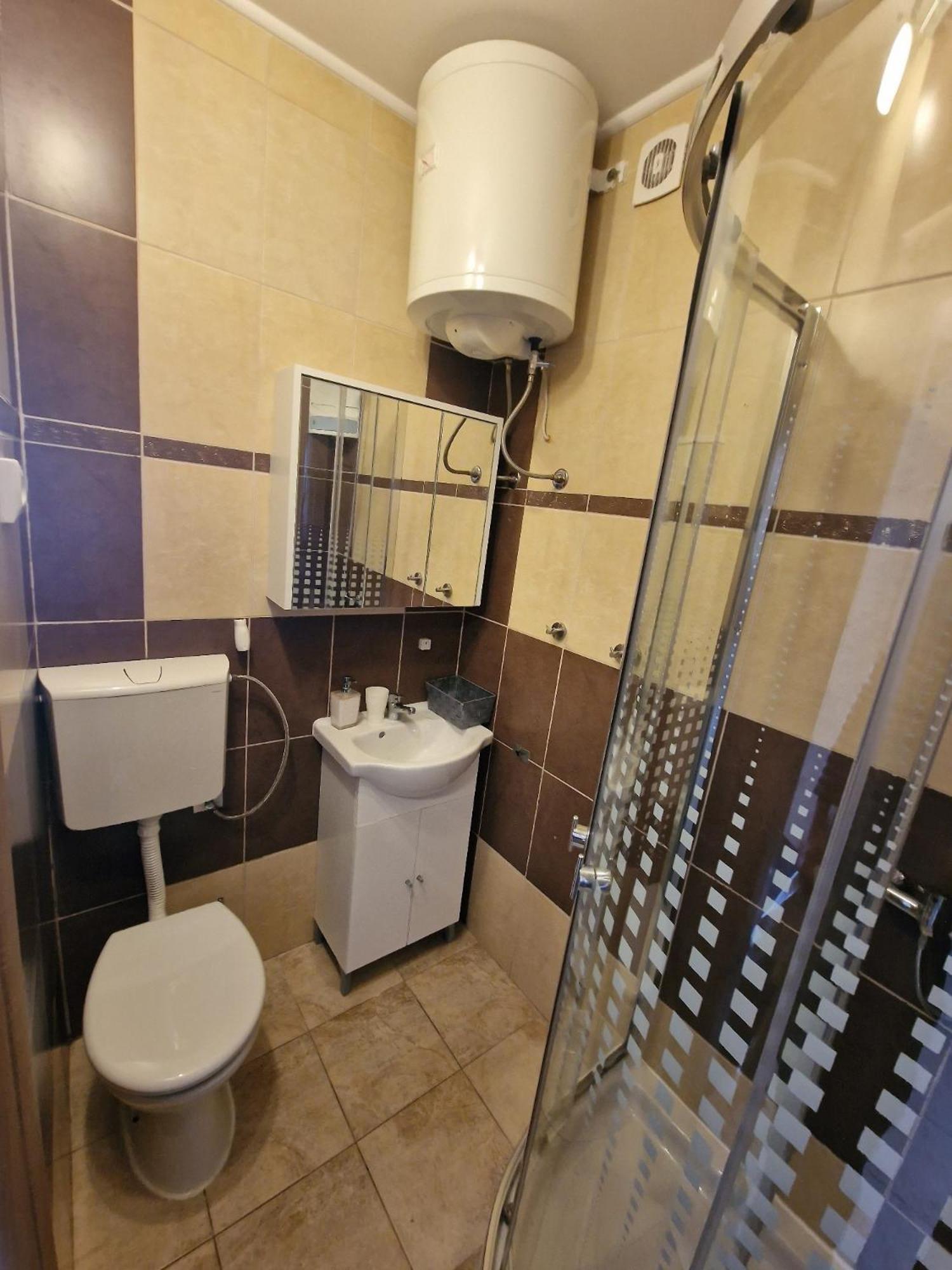 Villa Mihaela with private pool, jacuzzi and free secure parking