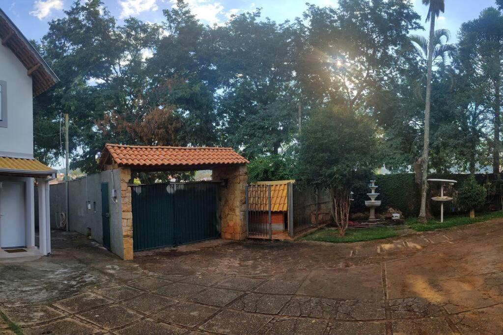 Casinha Aconchegante no Centro de Socorro-SP