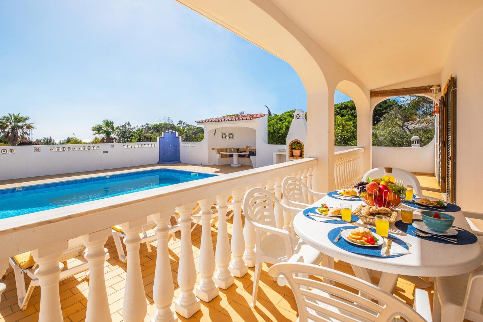 Villa Renaissance - Moradia com piscina aquecivel e BBQ em Carvoeiro