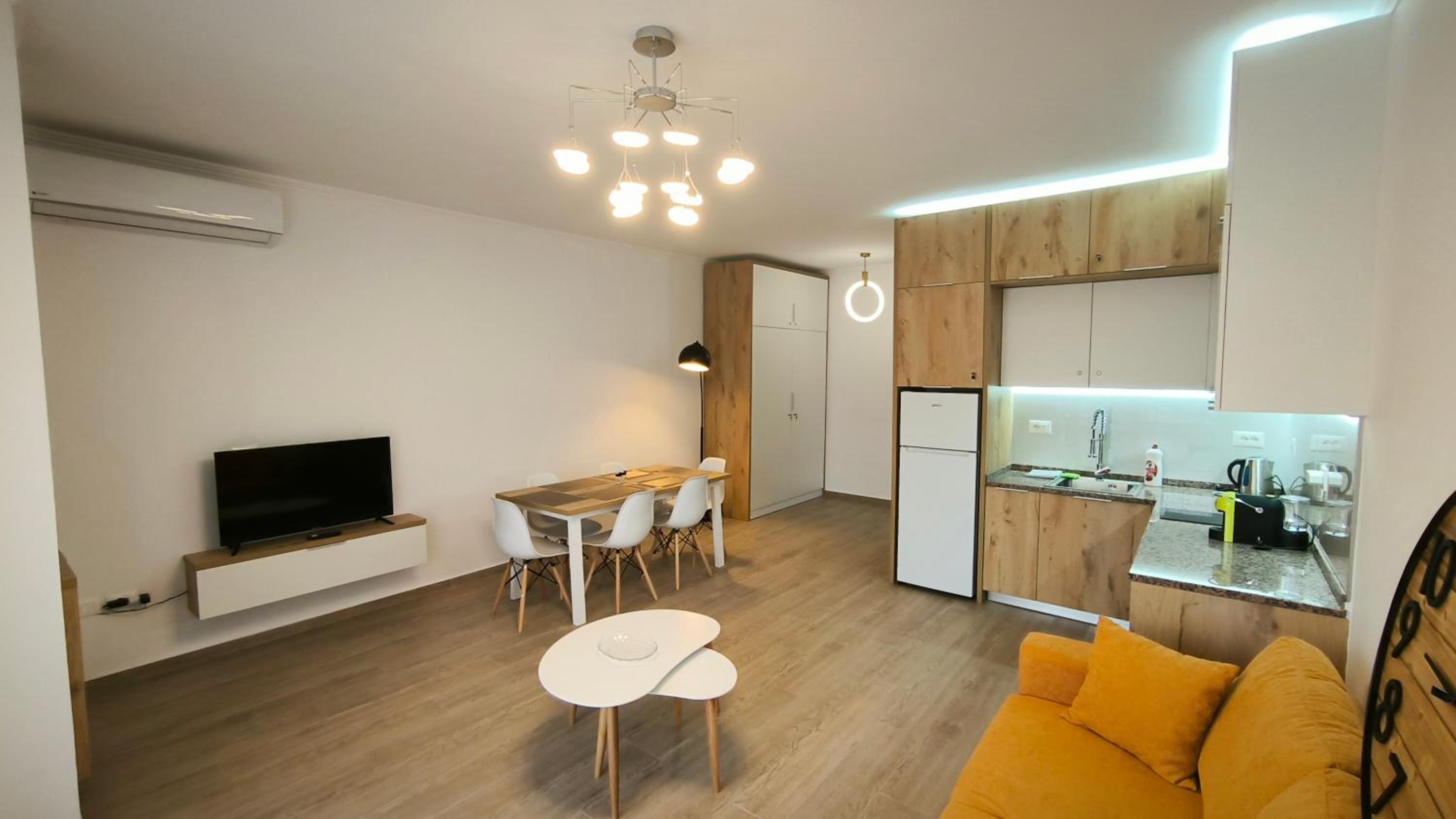 Albi 2 bedroom apartment on the beach