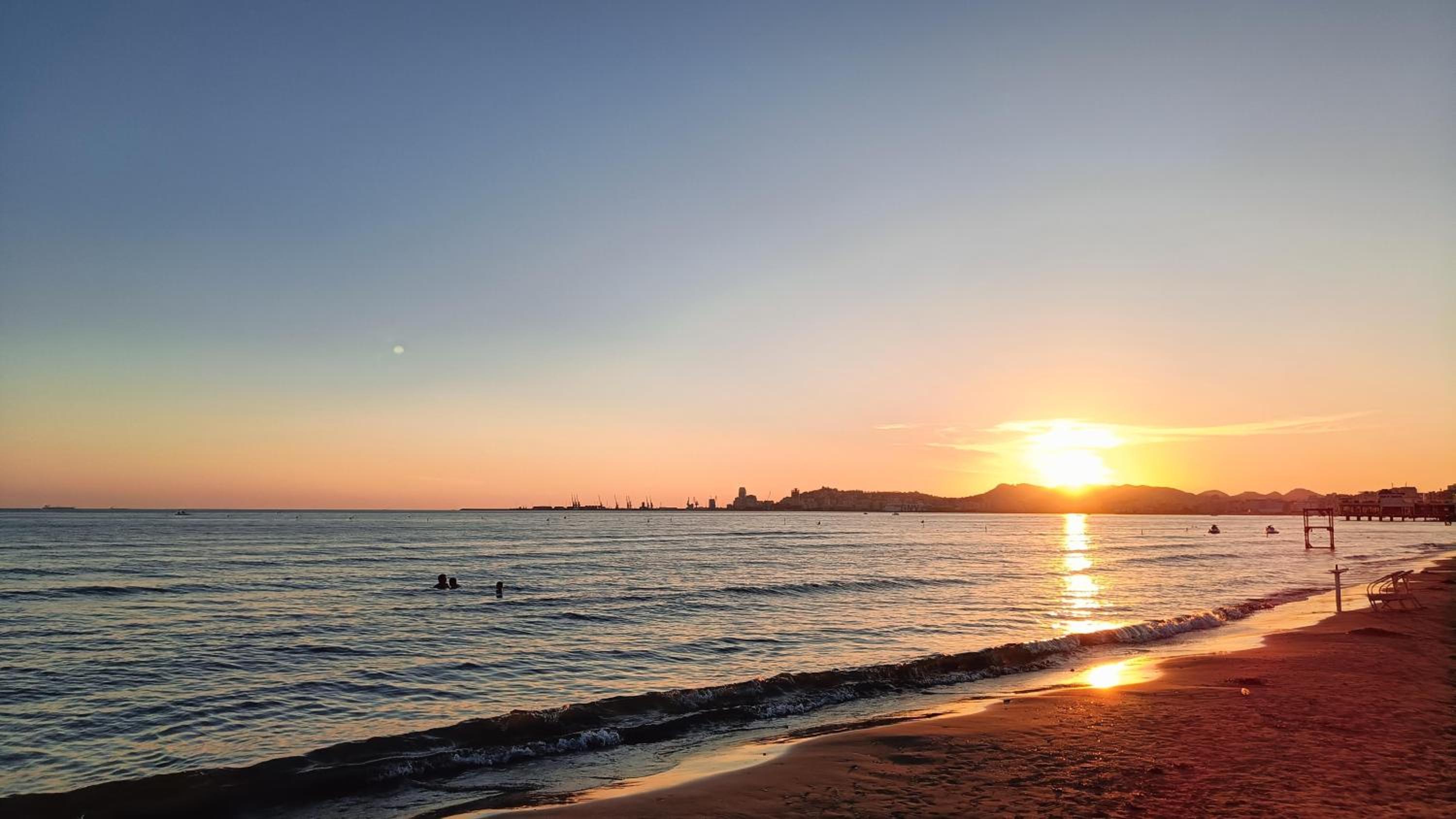 Albi 2 bedroom apartment on the beach