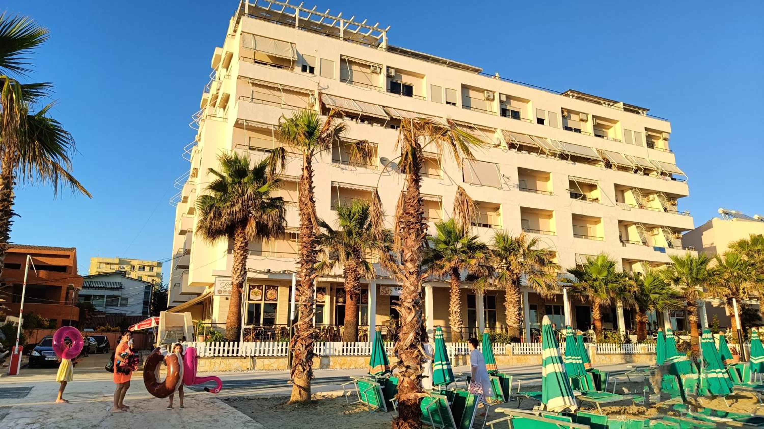 Albi 2 bedroom apartment on the beach