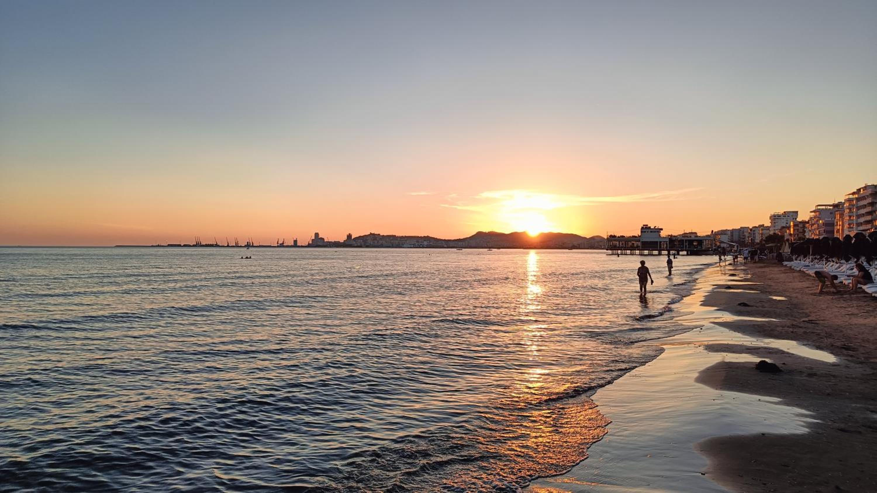 Albi 2 bedroom apartment on the beach