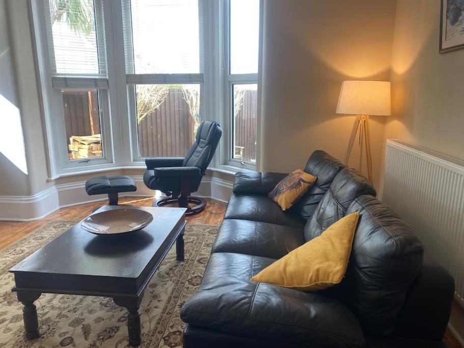 Dog friendly home close to the beach and the town