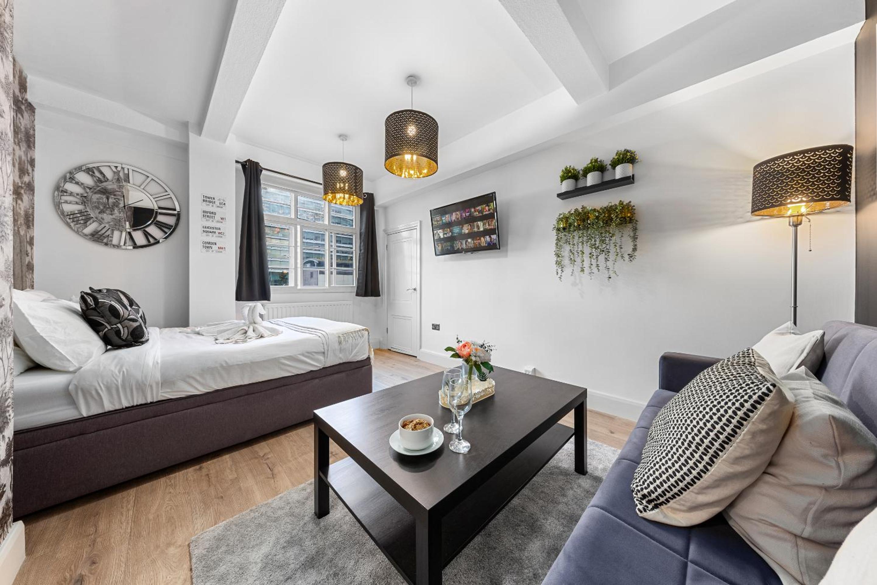 1 BR Apt By Regal Realms Short Lets & Serviced Accommodation Central London 2 Mins from Paddington Station