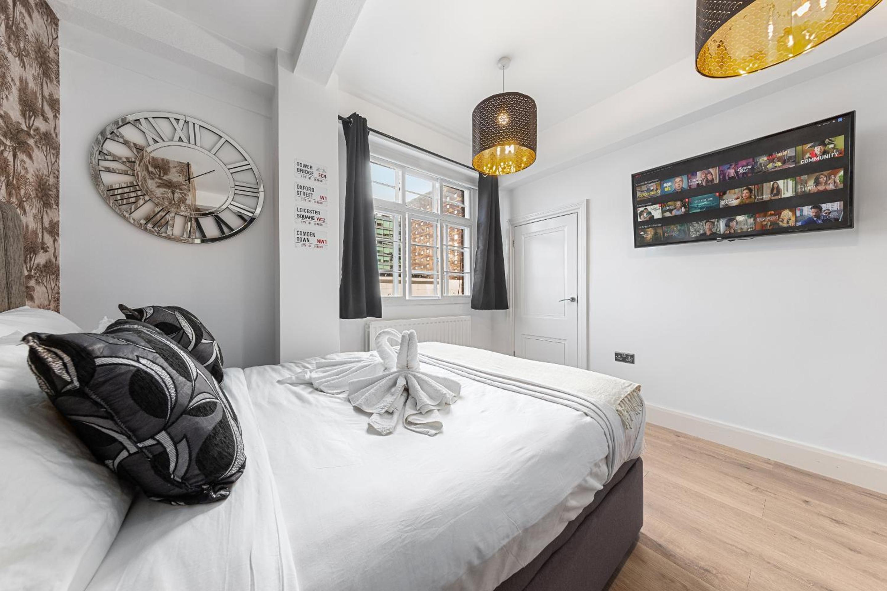 1 BR Apt By Regal Realms Short Lets & Serviced Accommodation Central London 2 Mins from Paddington Station