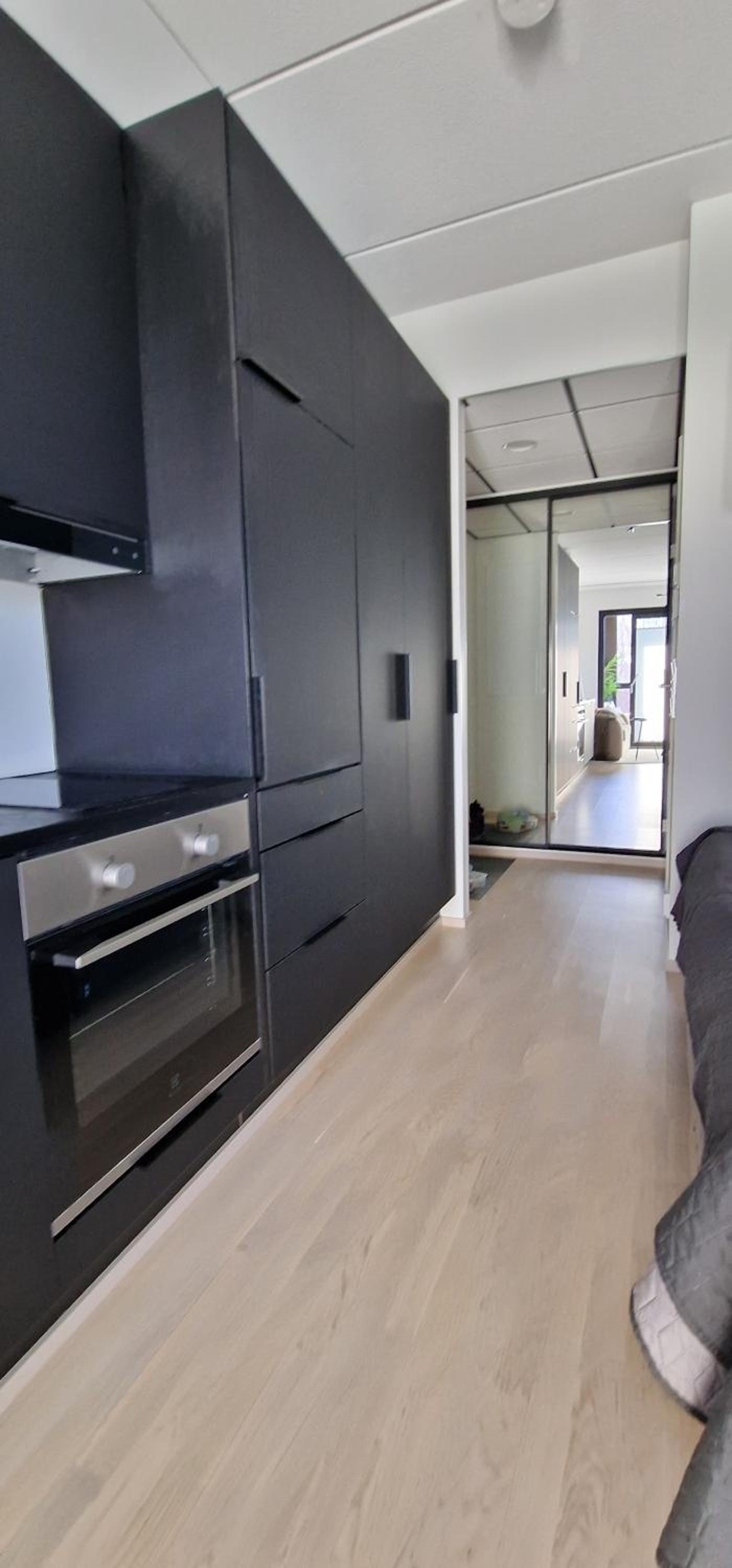 Modern apartment near Tampereen Messukeskus, with own private and free parking