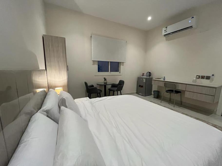 Madinah Valley Residency Room 14 view 4