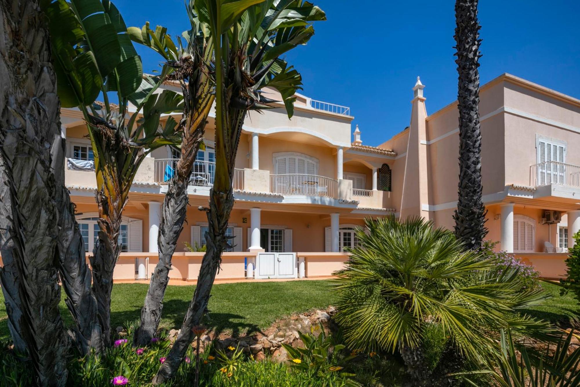 Apartamento Praia da Marinha view 5