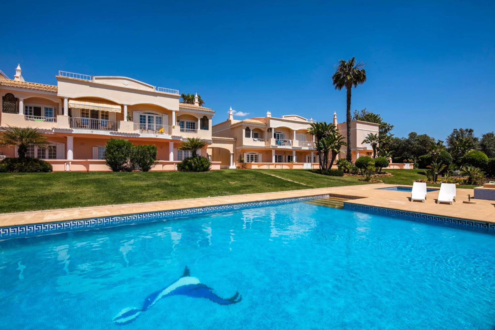Apartamento Praia da Marinha view 4