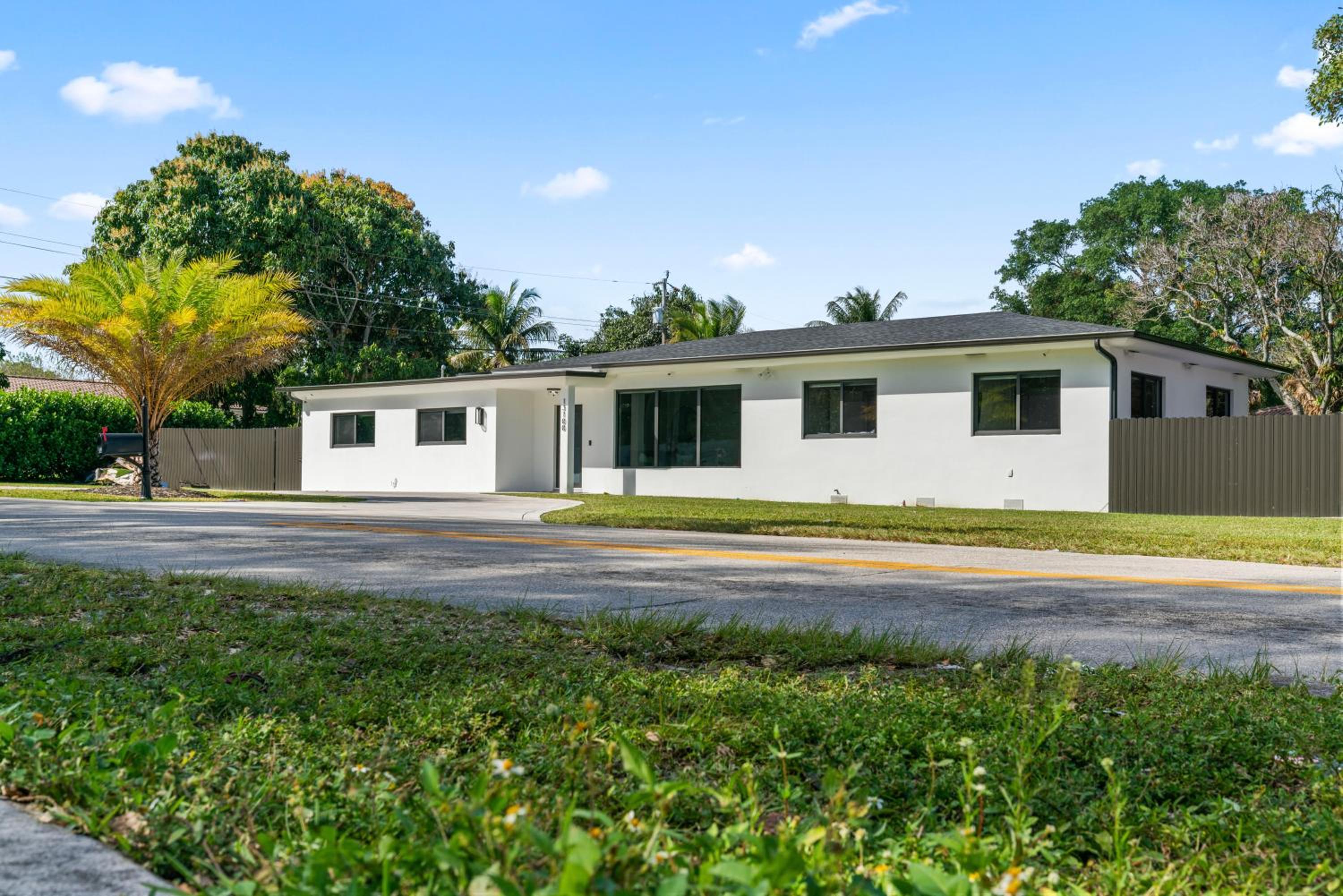 Full Amenities Big House Miami Pool Jacuzzi 6BR L64