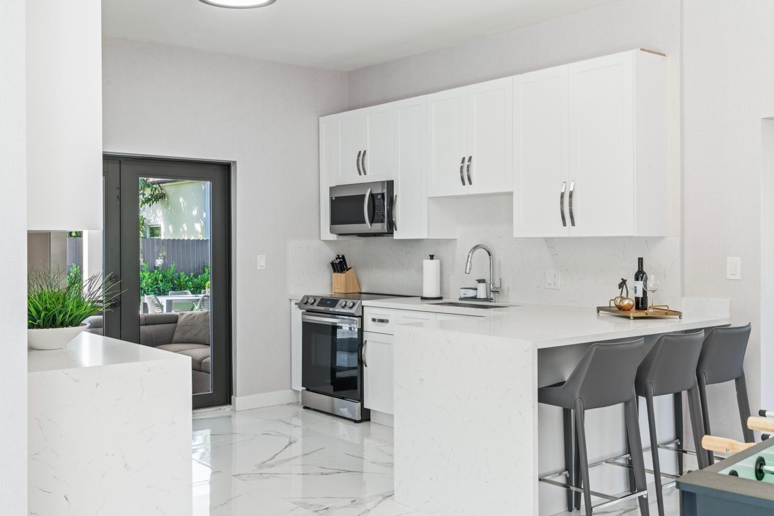 Full Amenities Big House Miami Pool Jacuzzi 6BR L64