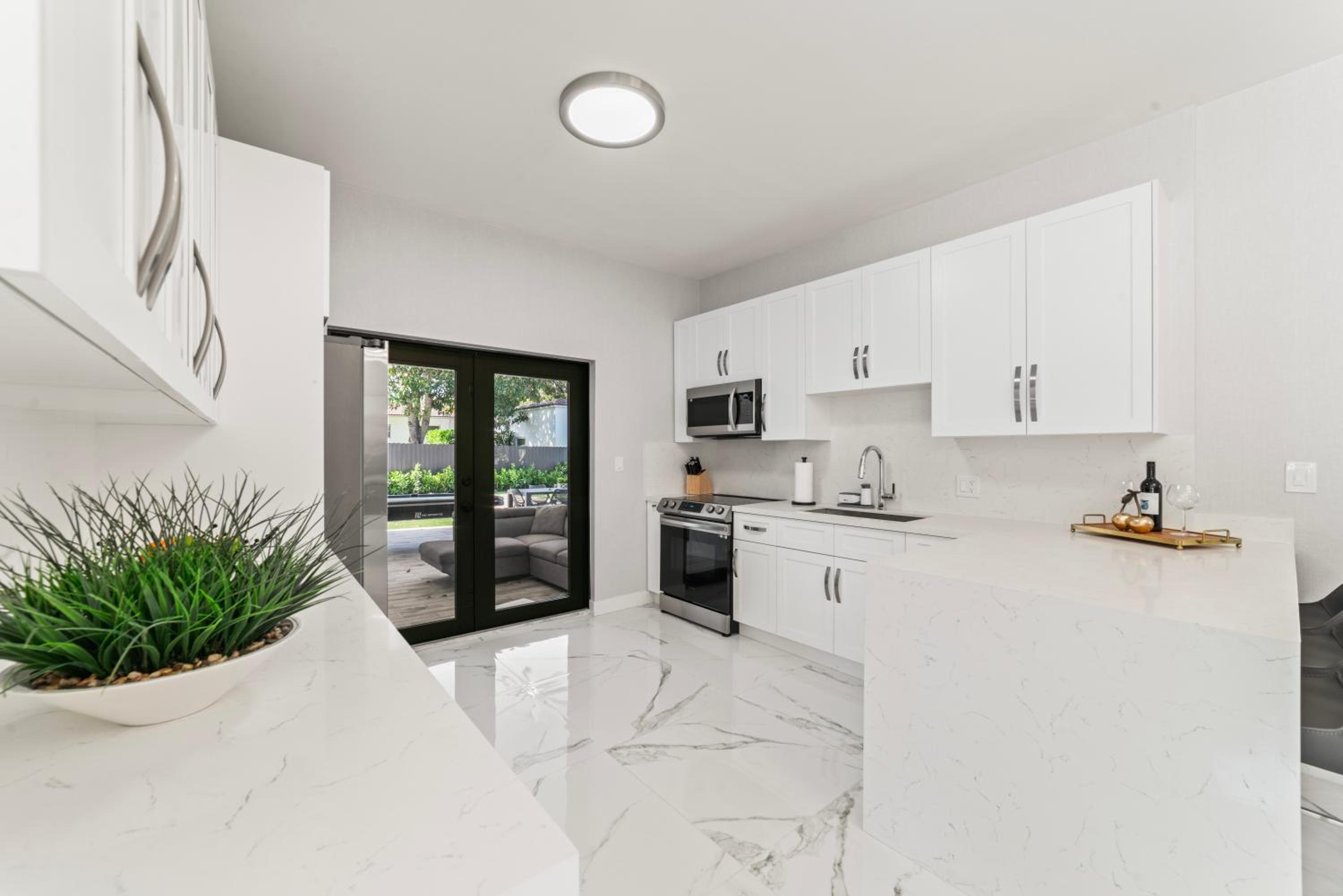 Full Amenities Big House Miami Pool Jacuzzi 6BR L64