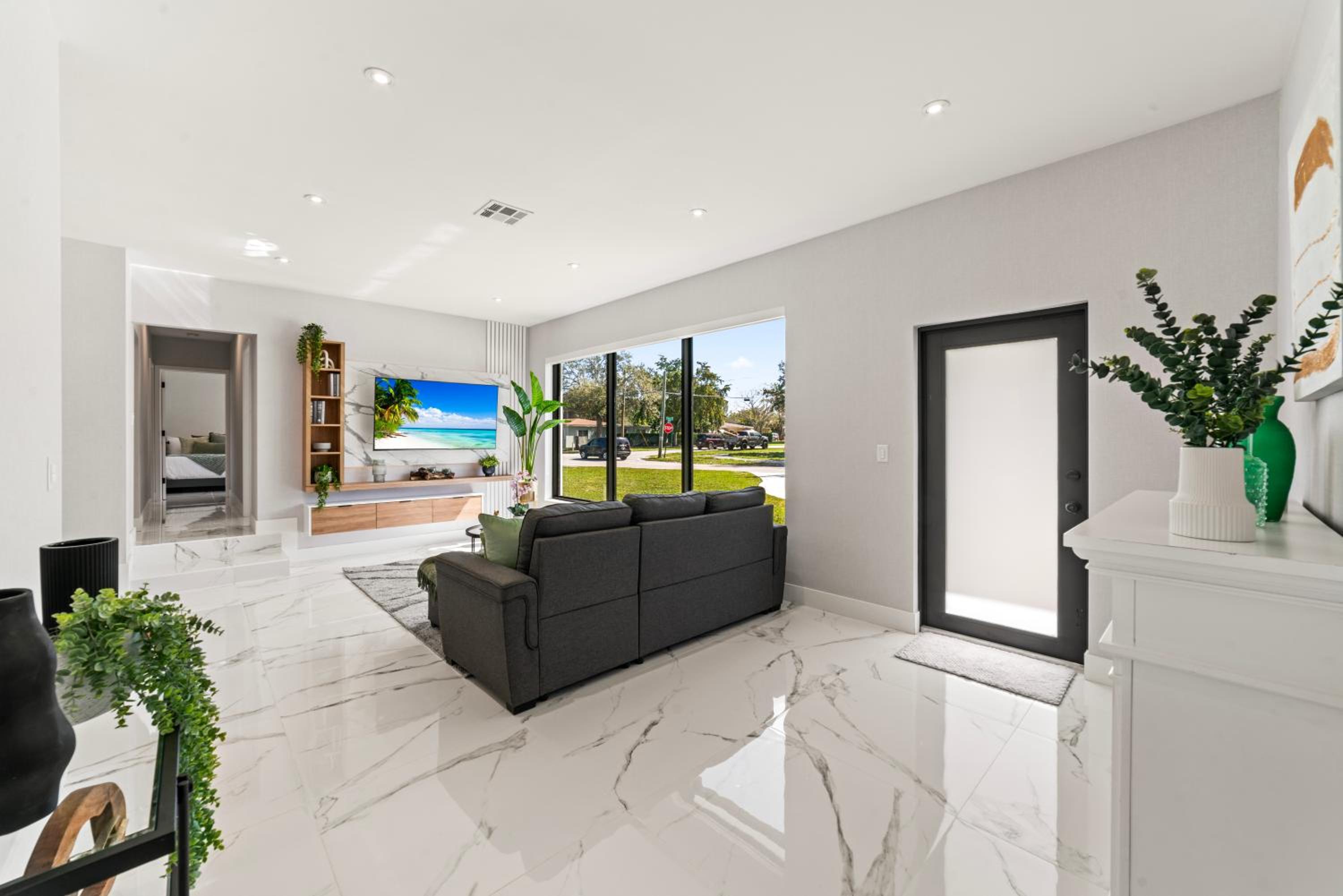 Full Amenities Big House Miami Pool Jacuzzi 6BR L64
