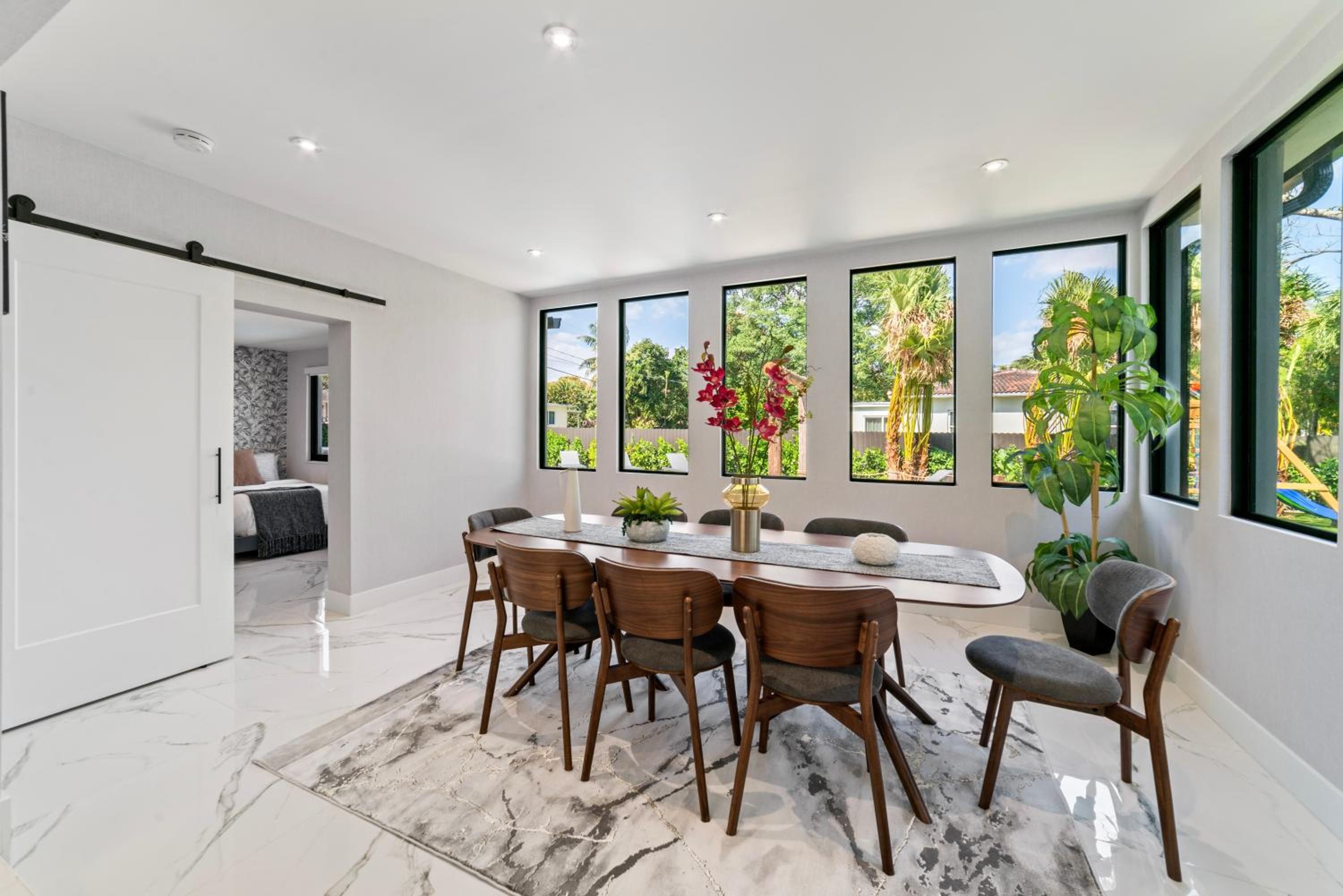 Full Amenities Big House Miami Pool Jacuzzi 6BR L64