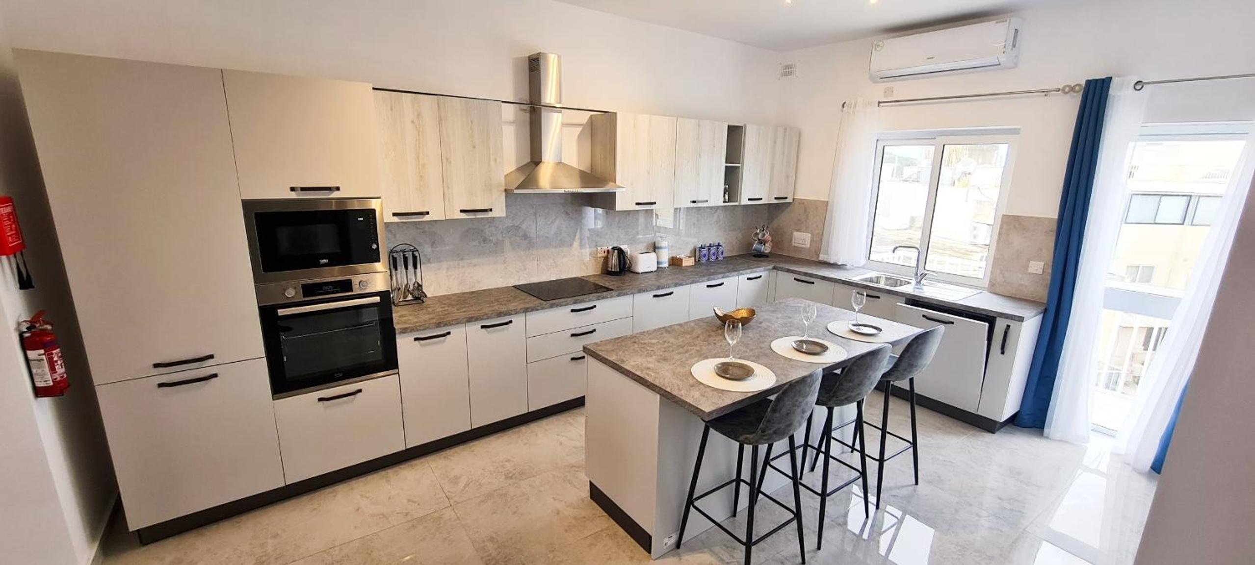 Seaside Serenity - Luxe Penthouse - near the beach by QuickTrips, photo 41
