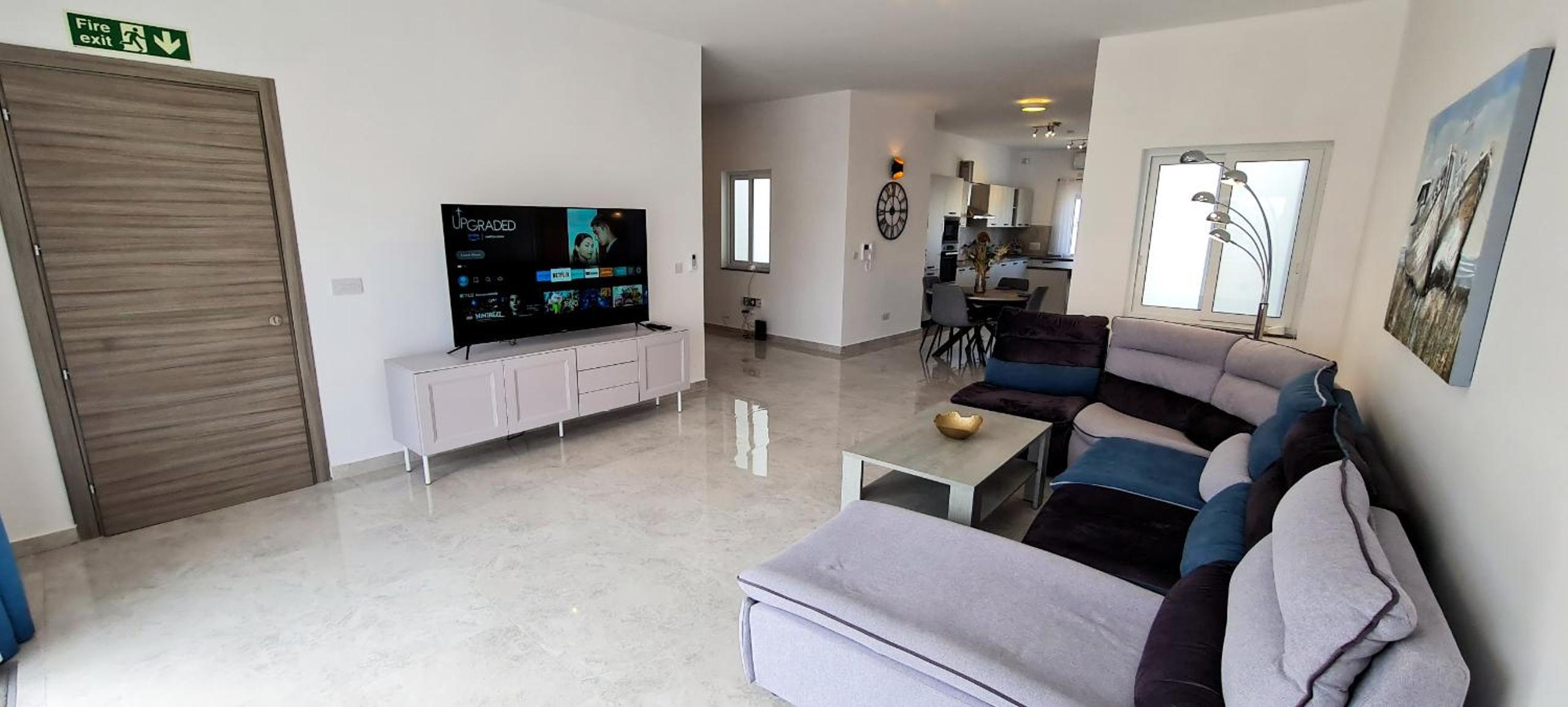 Seaside Serenity - Luxe Penthouse - near the beach by QuickTrips