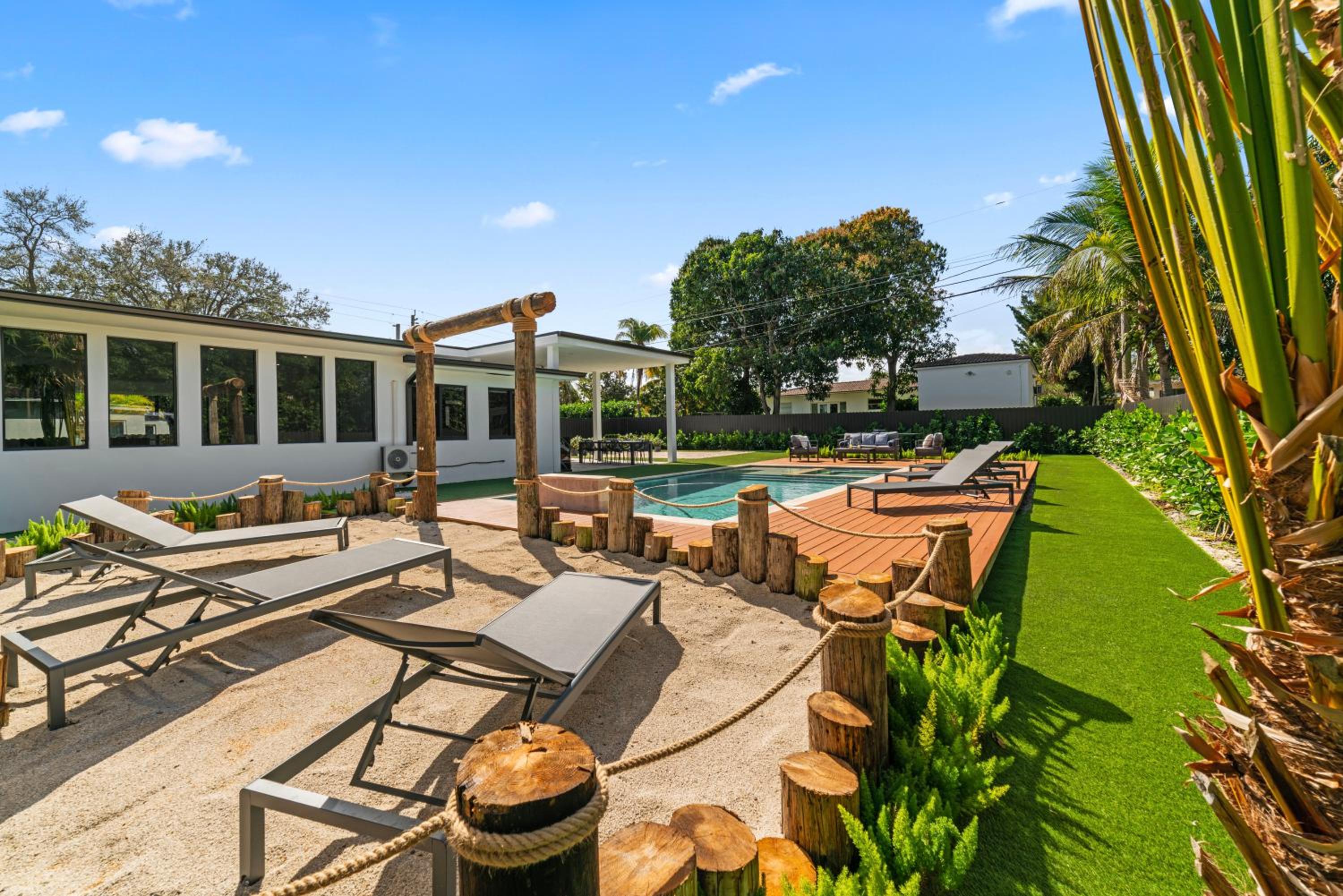 Full Amenities Big House Miami Pool Jacuzzi 6BR L64