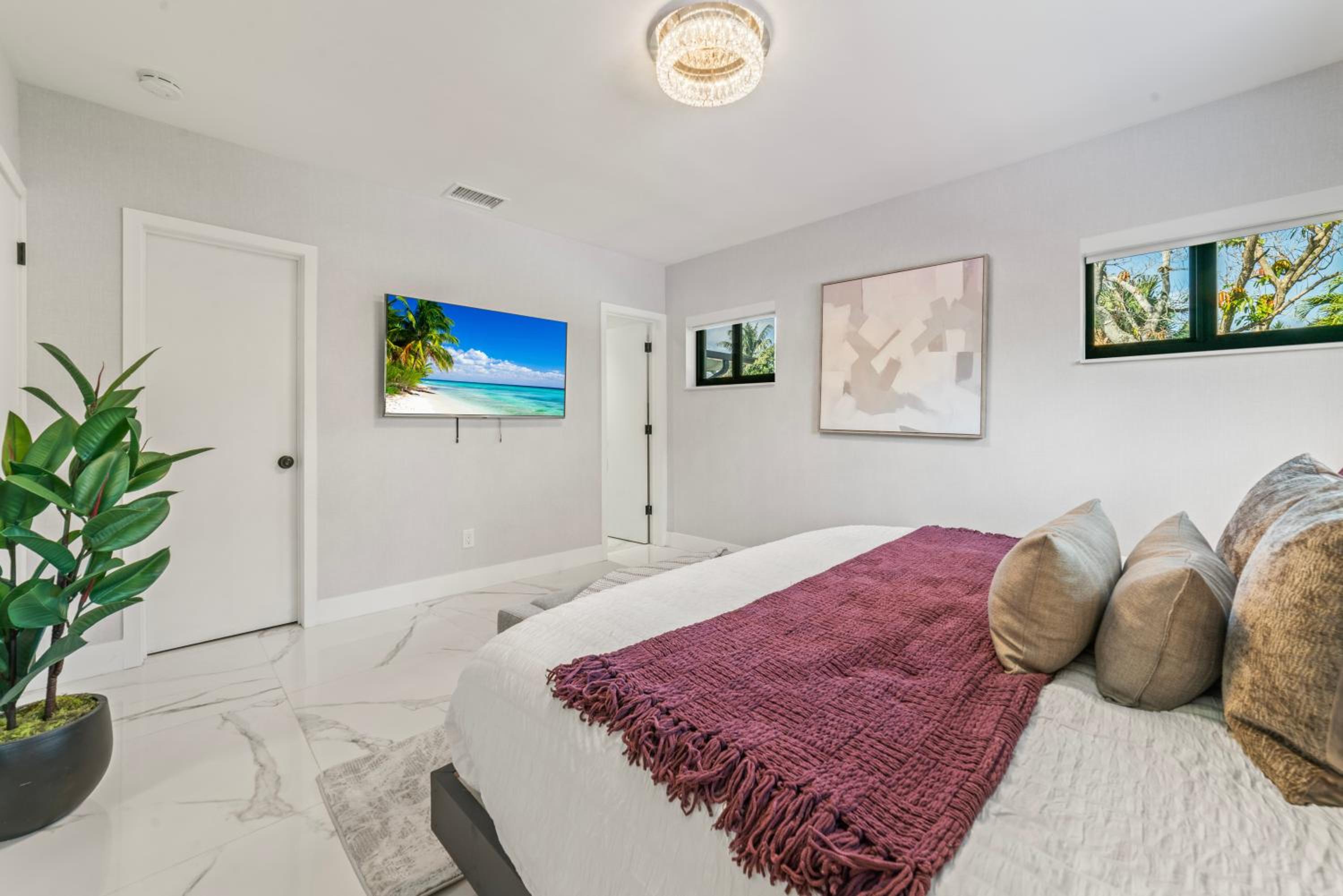 Full Amenities Big House Miami Pool Jacuzzi 6BR L64