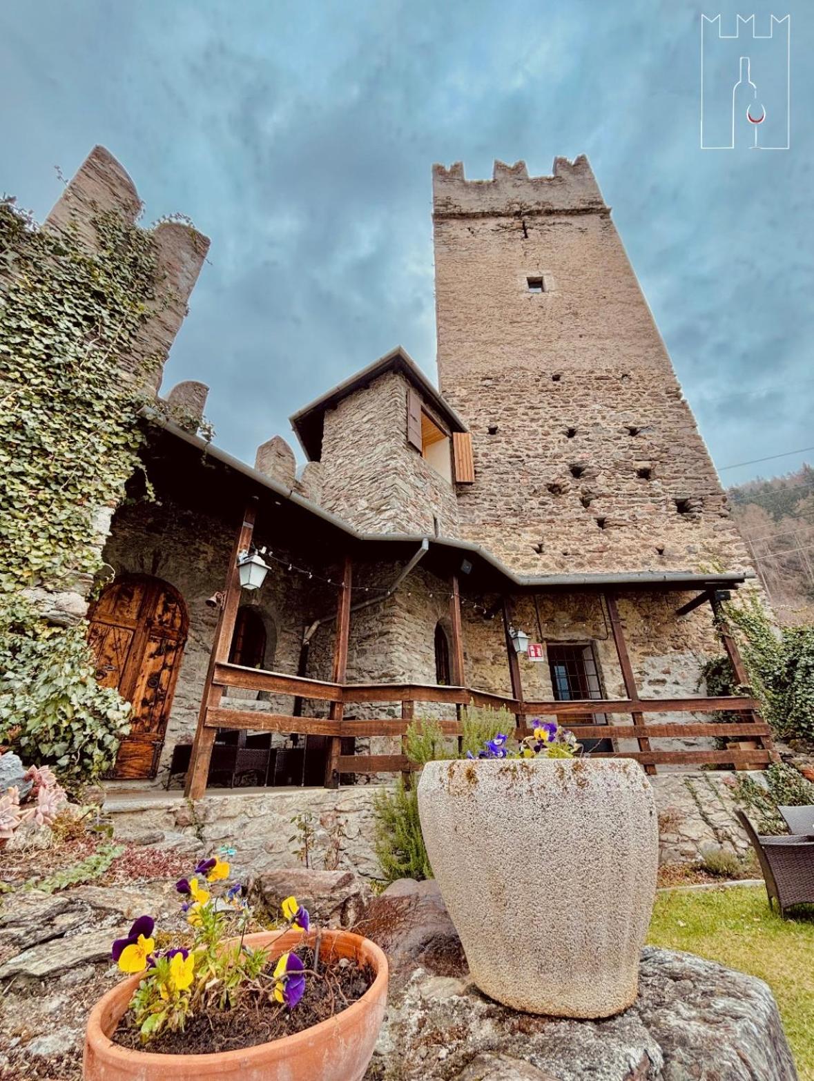 FOPPOLI CASTLE, PRIVATE 11th CENTURY FORTRESS WITH PANORAMIC VIEW, SAUNA AND HOT TUB OVERLOOKING THE VALTELLINA photo 3