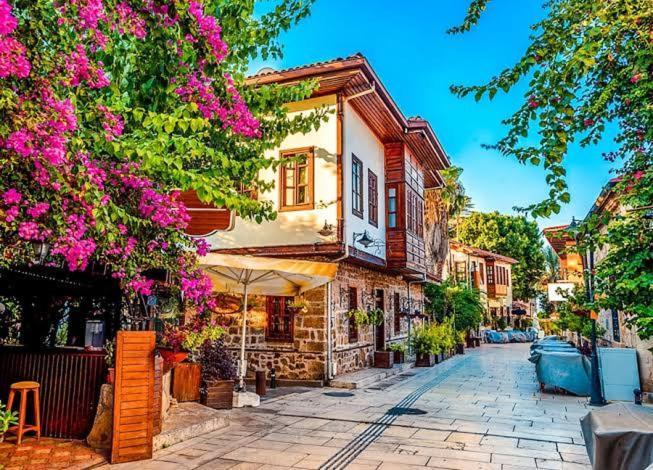 6 Central Location, Close To Beaches And Anywhere