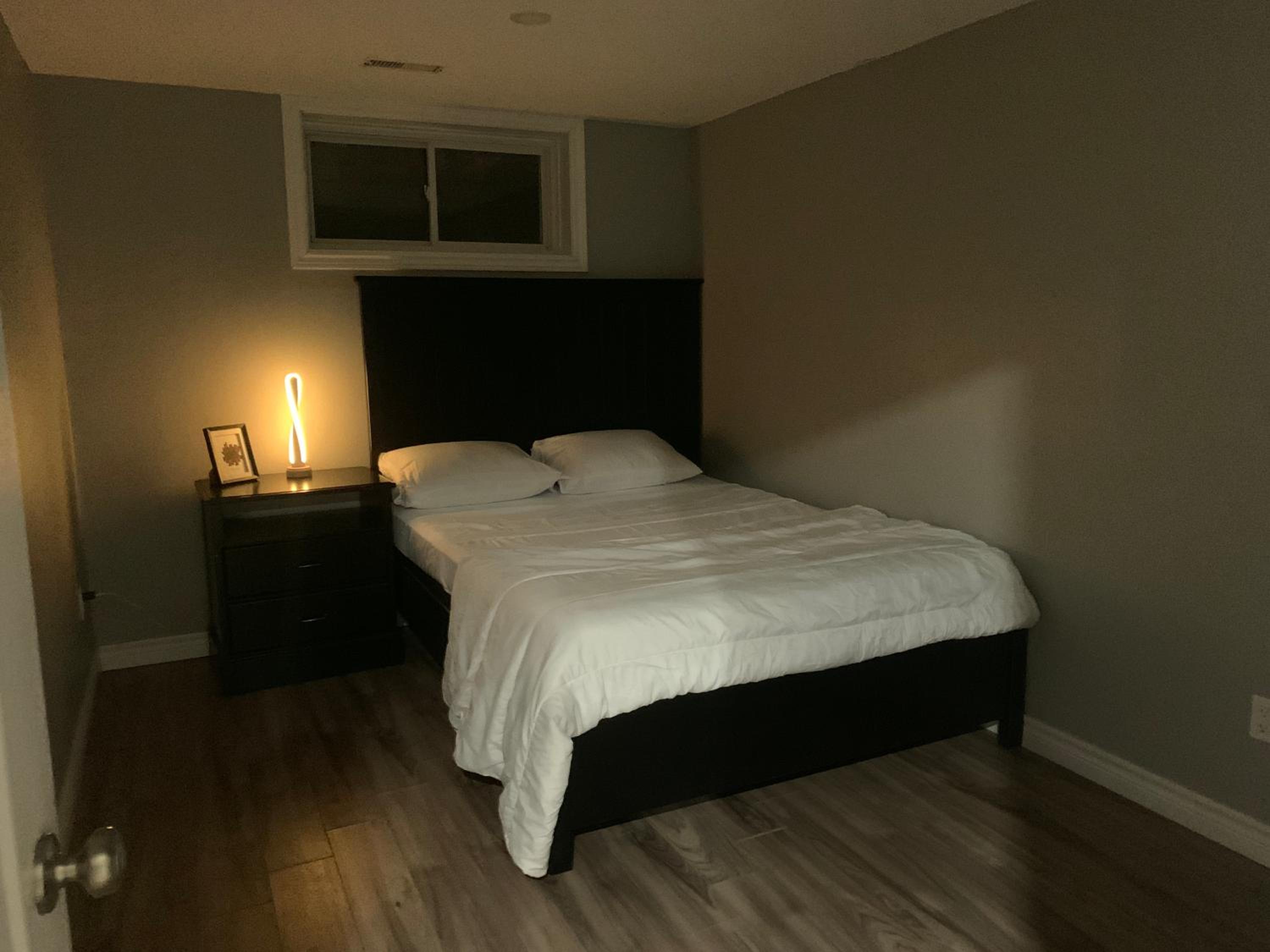 Guelph Vacations - 2 bedroom basement with private side entrance - Property Image 17