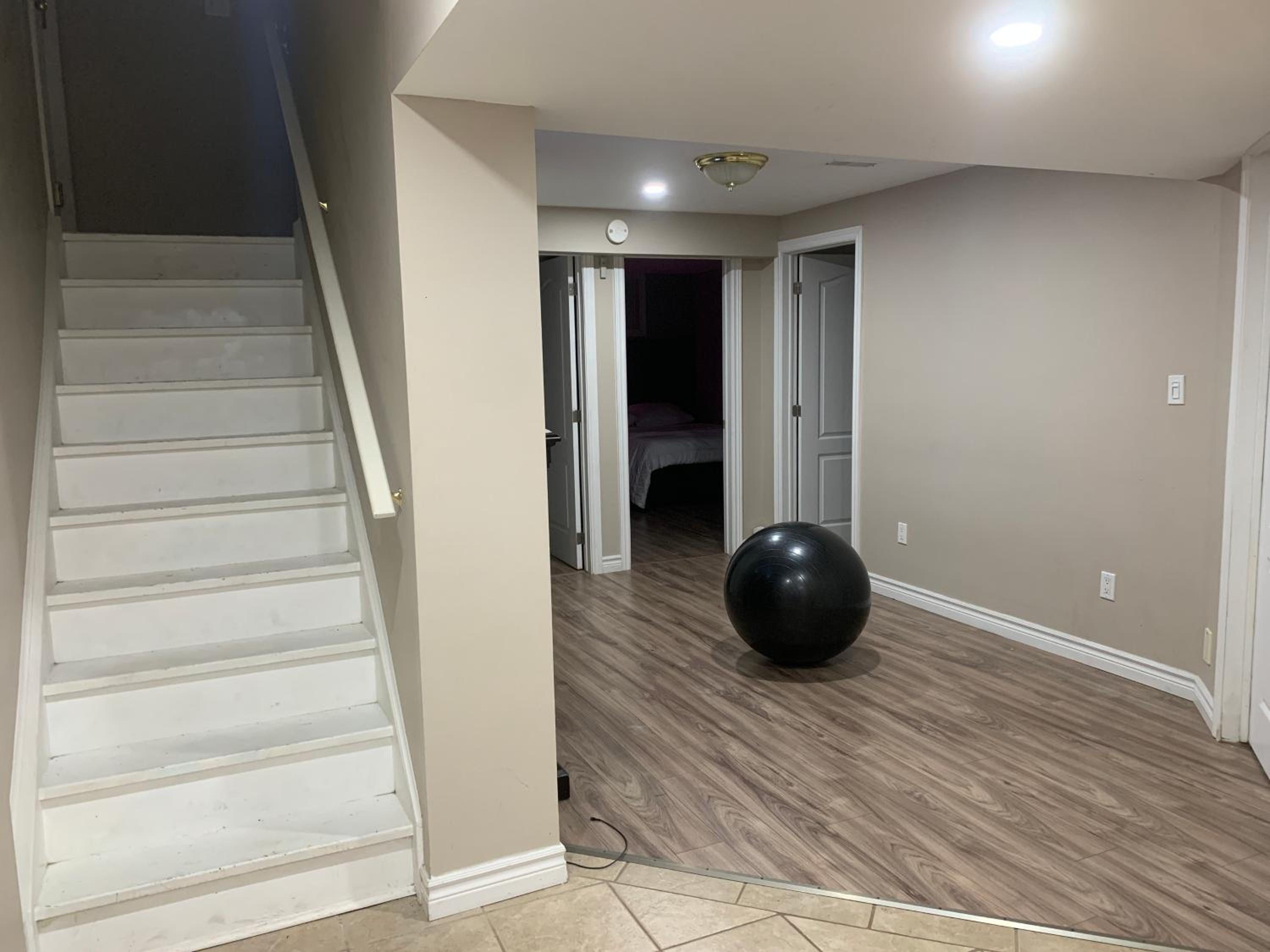 Guelph Vacations - 2 bedroom basement with private side entrance - Property Image 15