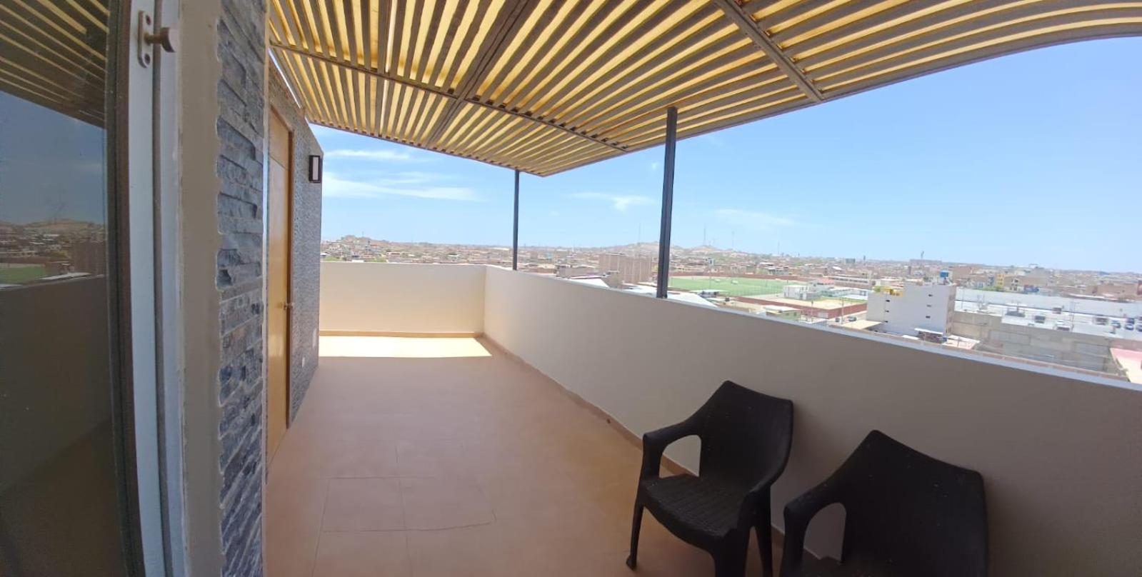 Apartamento duplex, con terraza y vista de Chiclayo
