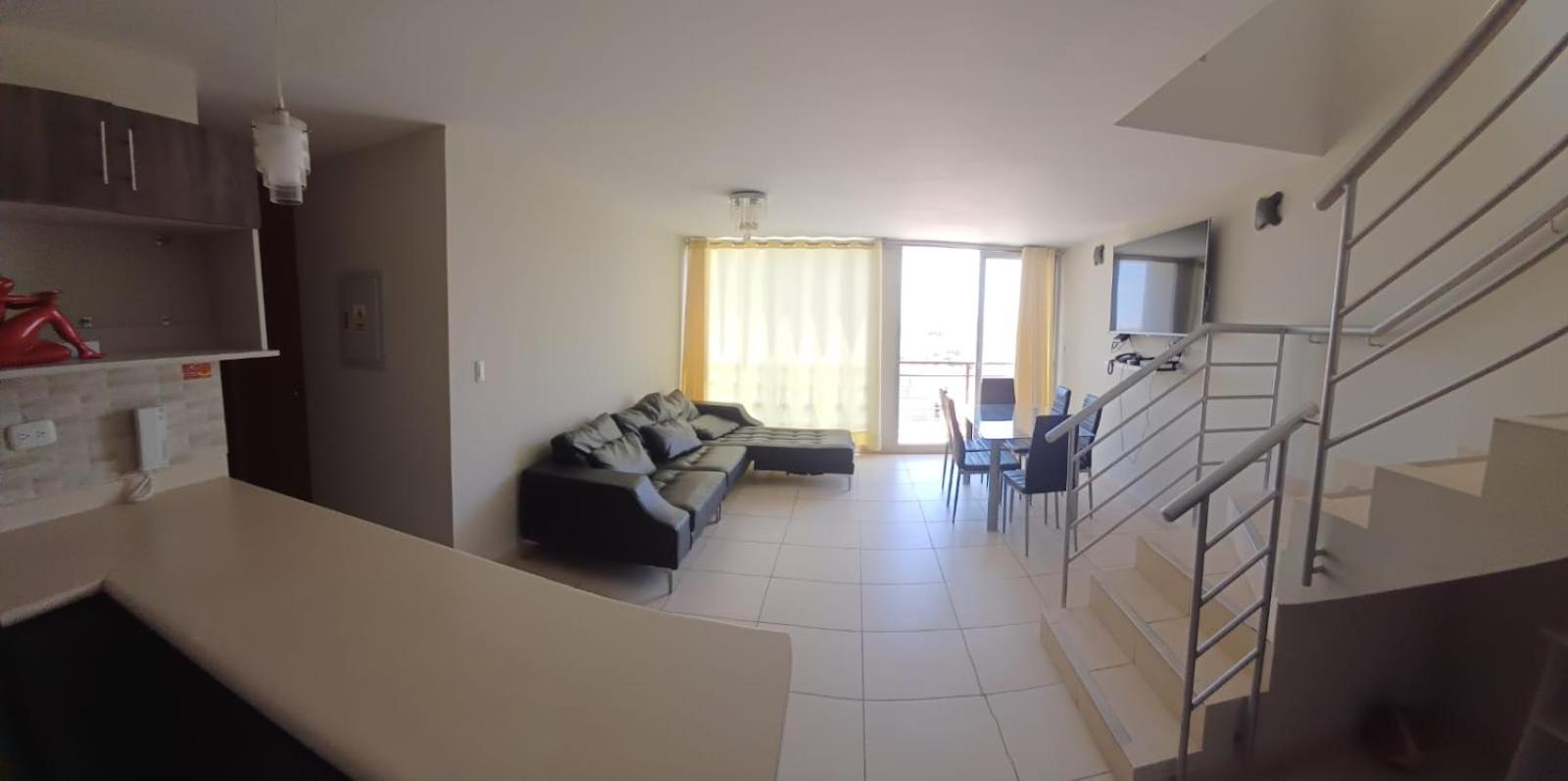 Apartamento duplex, con terraza y vista de Chiclayo