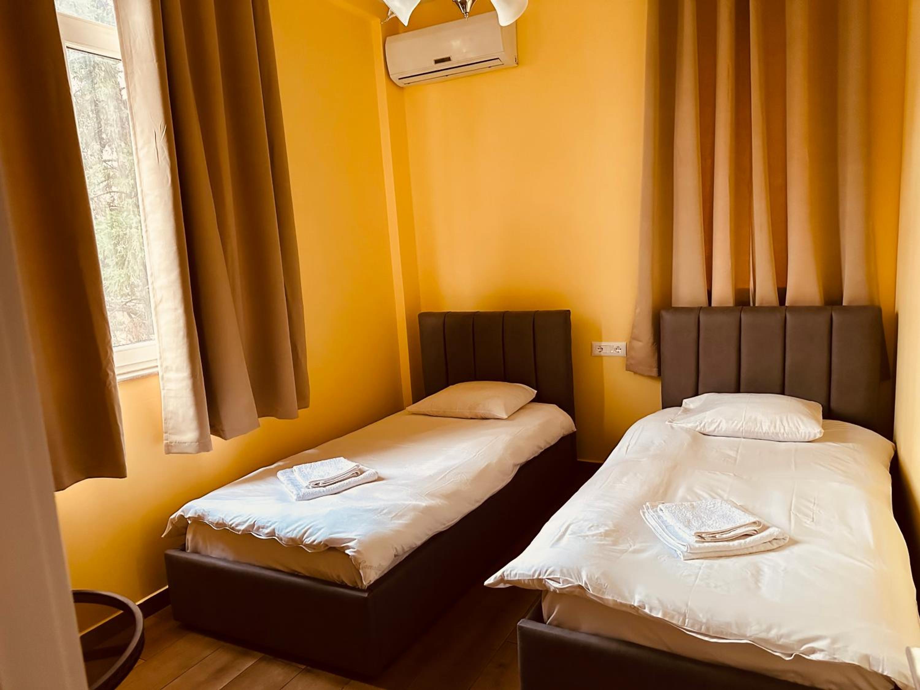 Auto Tana Guest House
