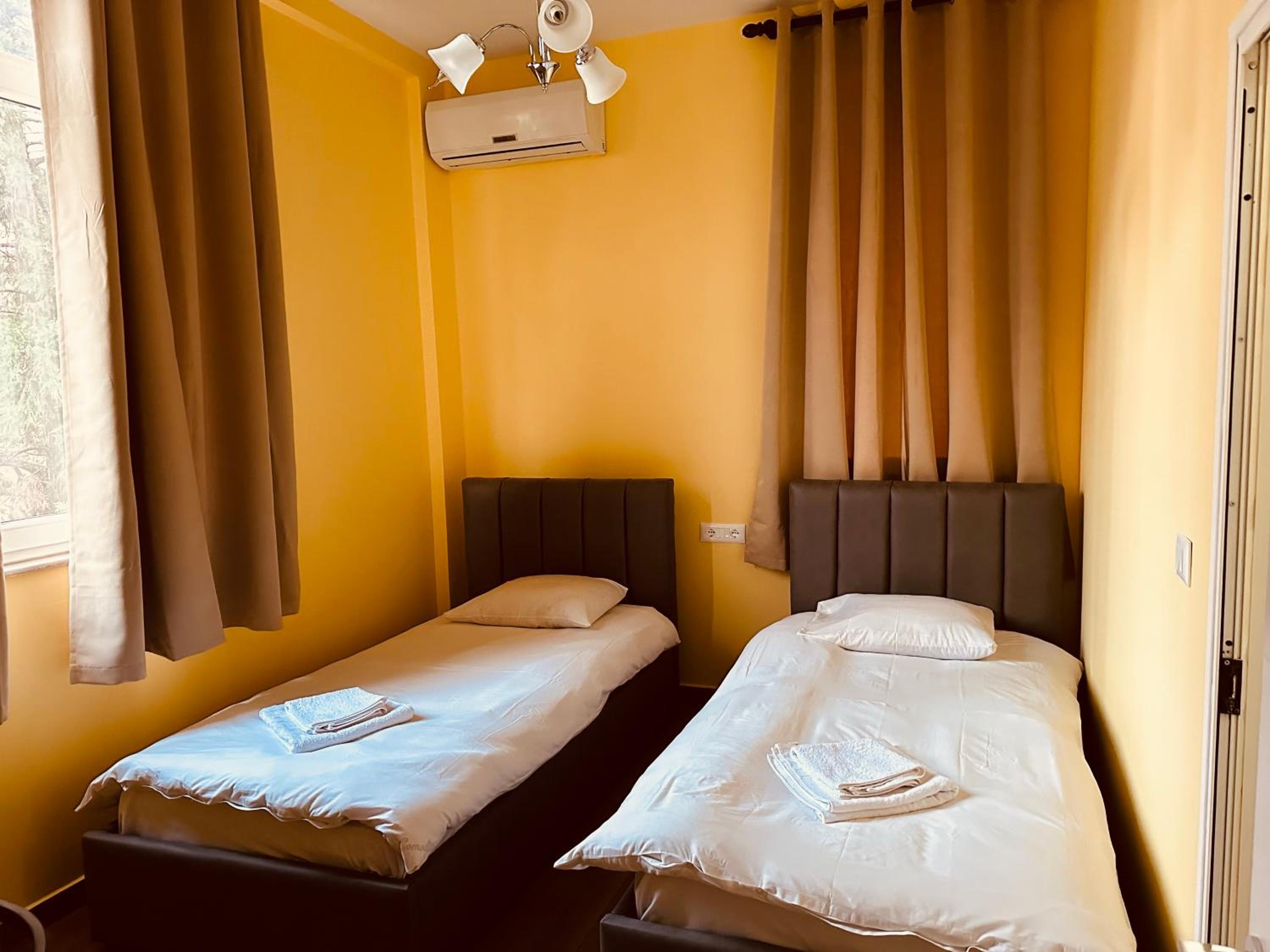 Auto Tana Guest House