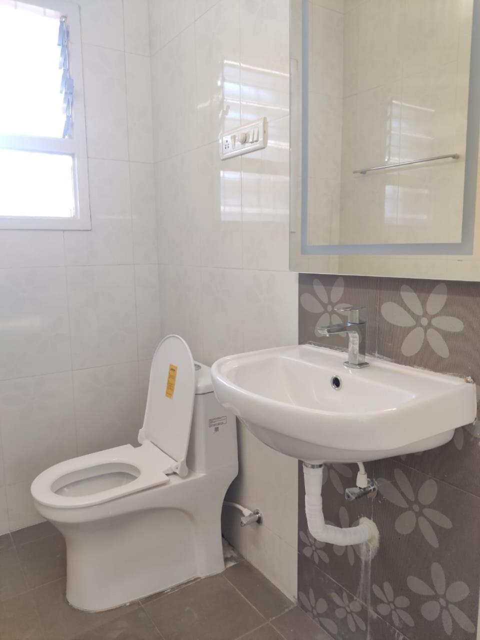 Sunshine 1BHK Penthouse @Virugambakkam