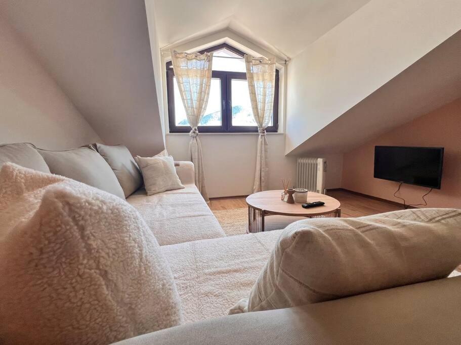 Cozy 1 bedroom apartment next to the gondola
