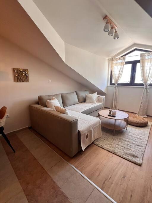 Cozy 1 bedroom apartment next to the gondola