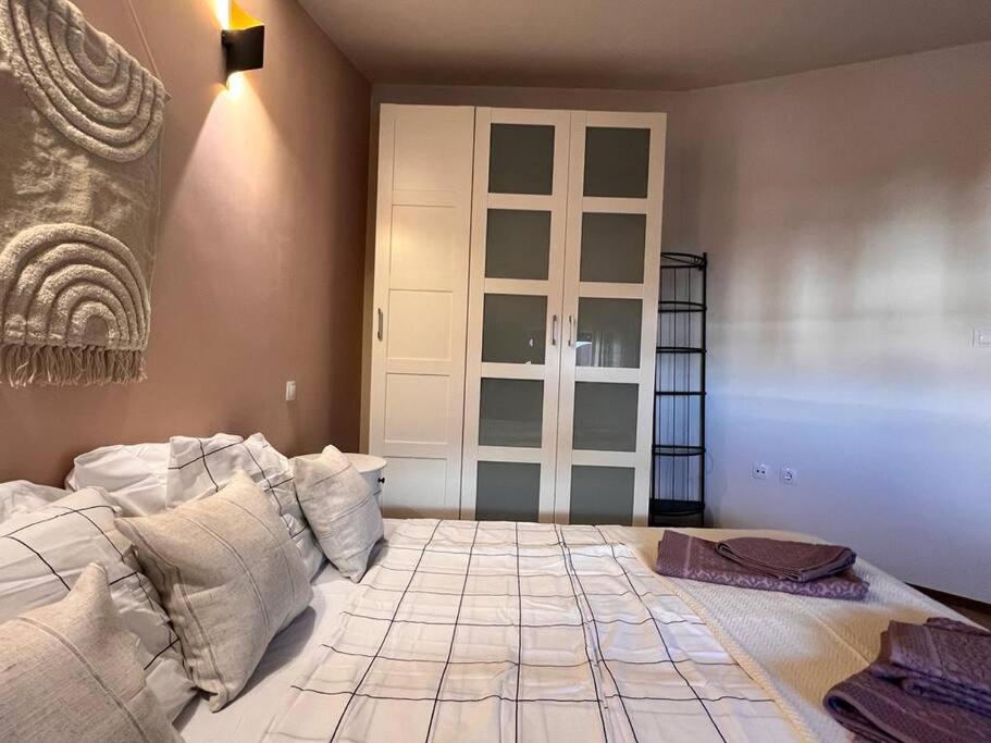 Cozy 1 bedroom apartment next to the gondola
