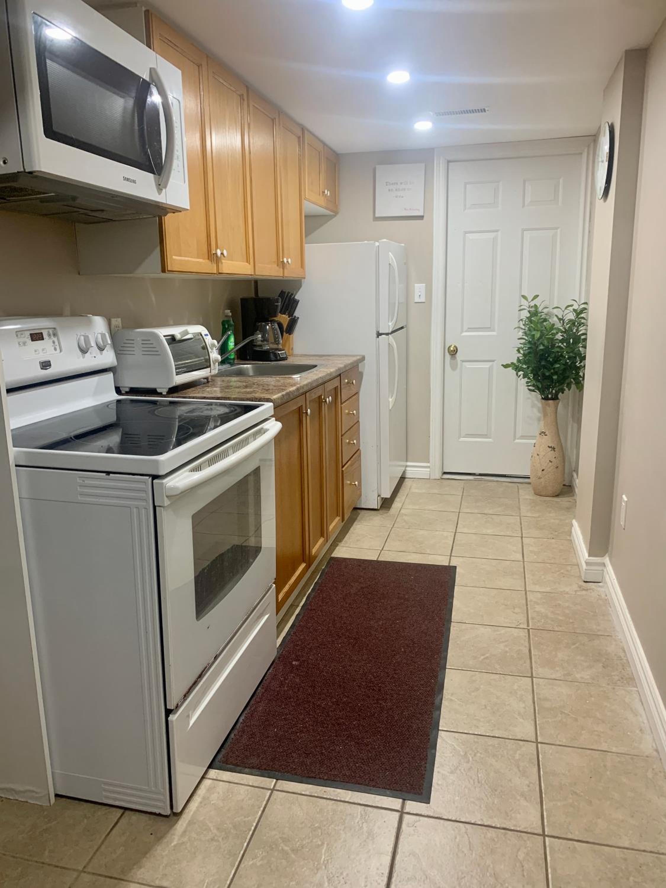 Guelph Vacations - 2 bedroom basement with private side entrance - Property Image 5