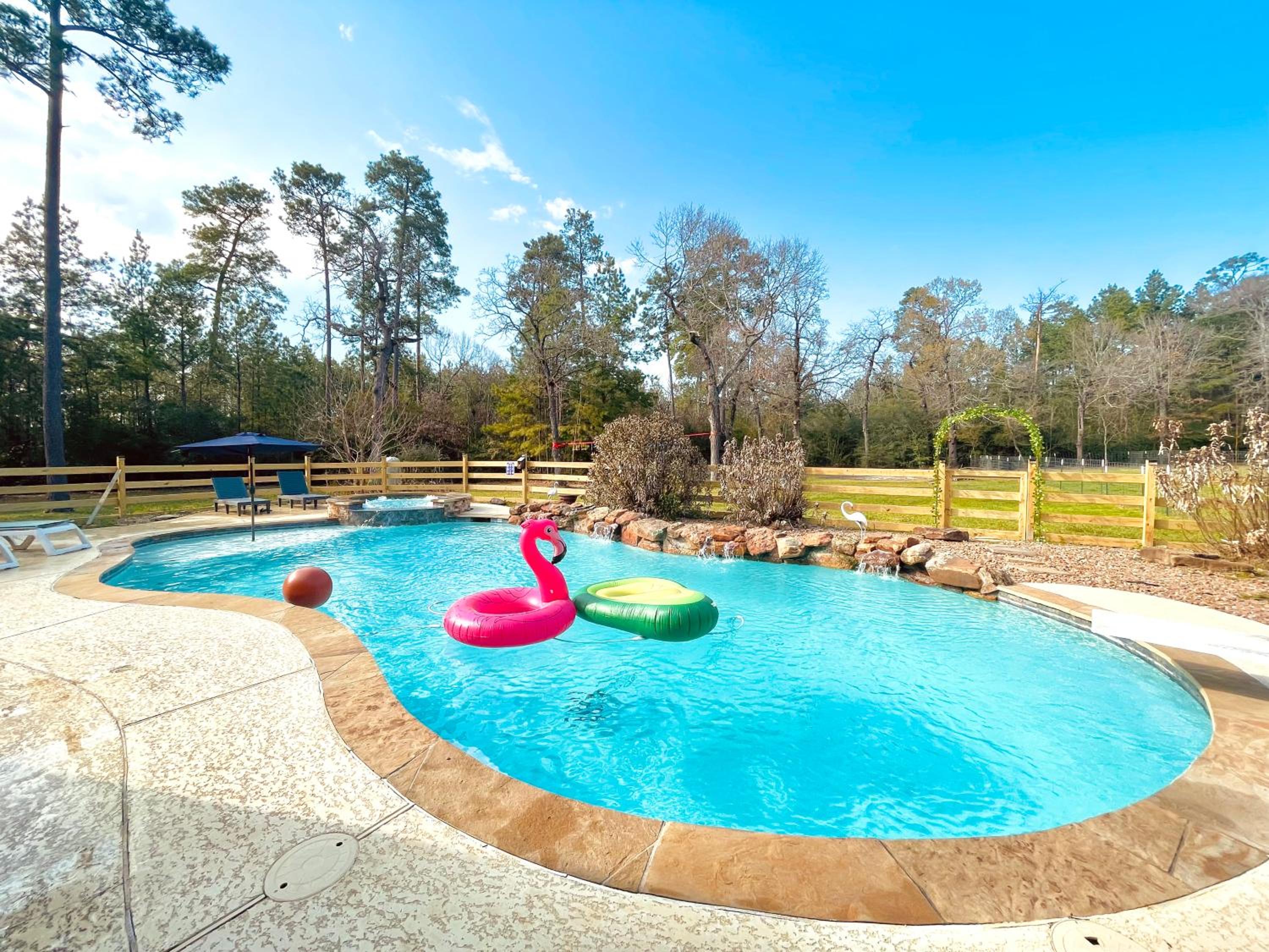 Country Getaway 4 Bedroom Resort in 10 Acre Lot view 5