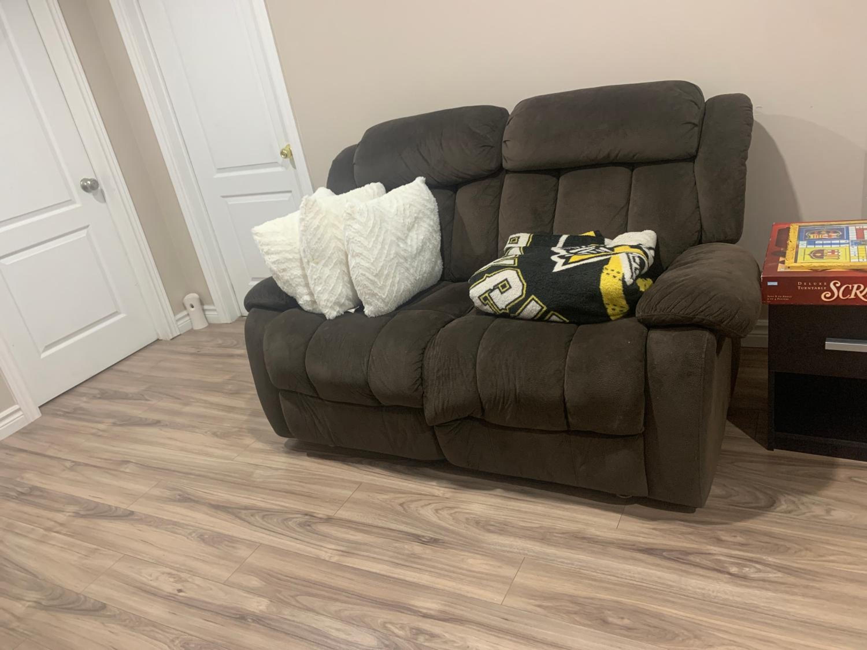 Guelph Vacations - 2 bedroom basement with private side entrance - Property Image 22