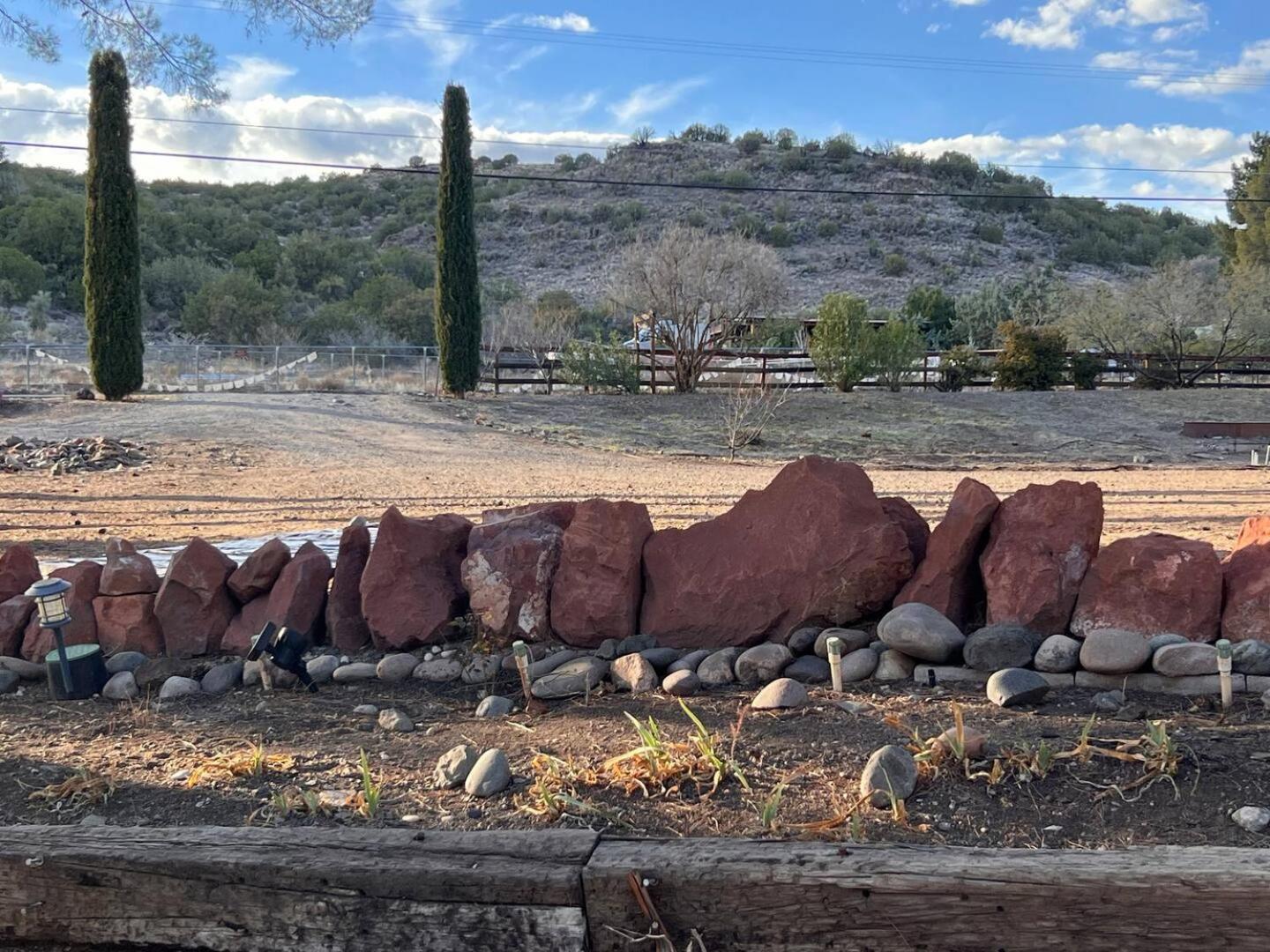 Dragonfly Cottage Pine-Shaded Escape Near Sedona