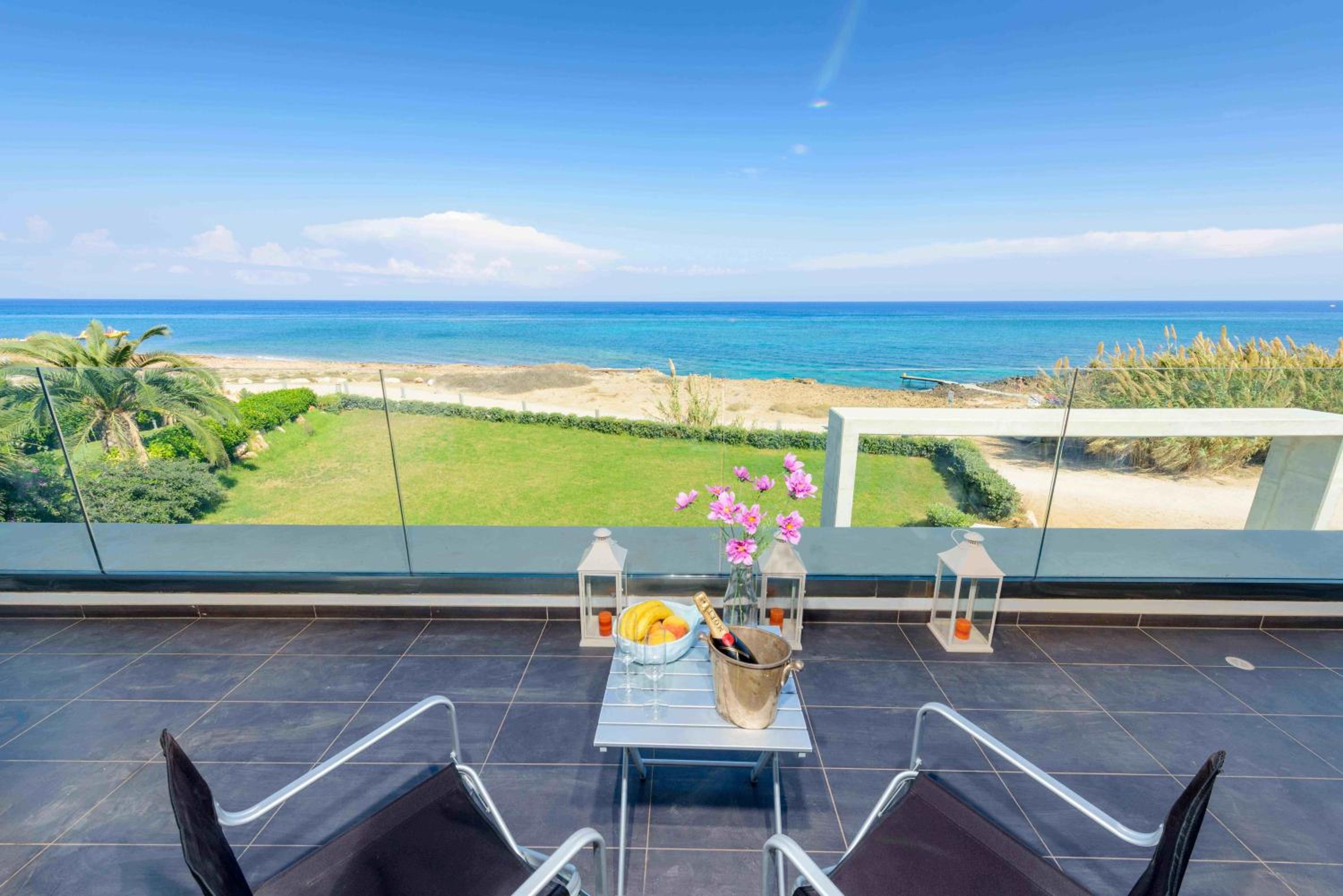 Luxury villa by the sea with heated pool